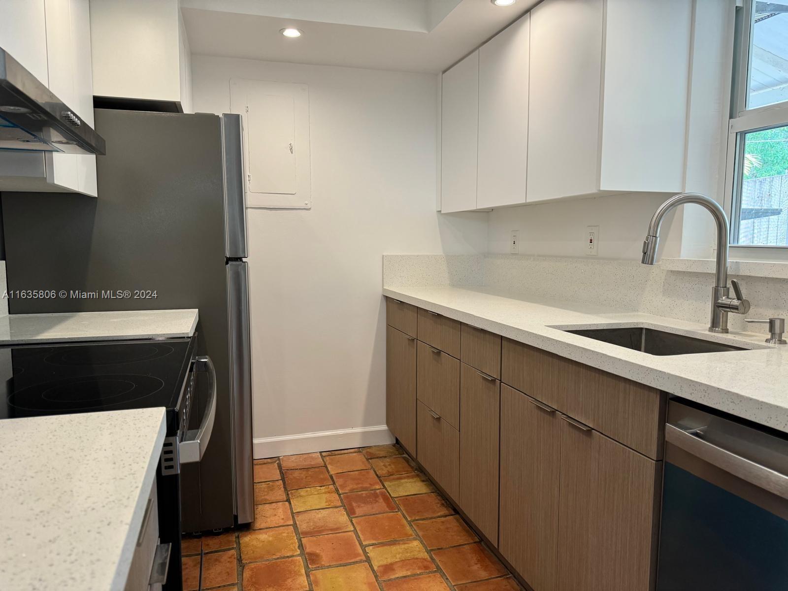3162 Mary St # 3
