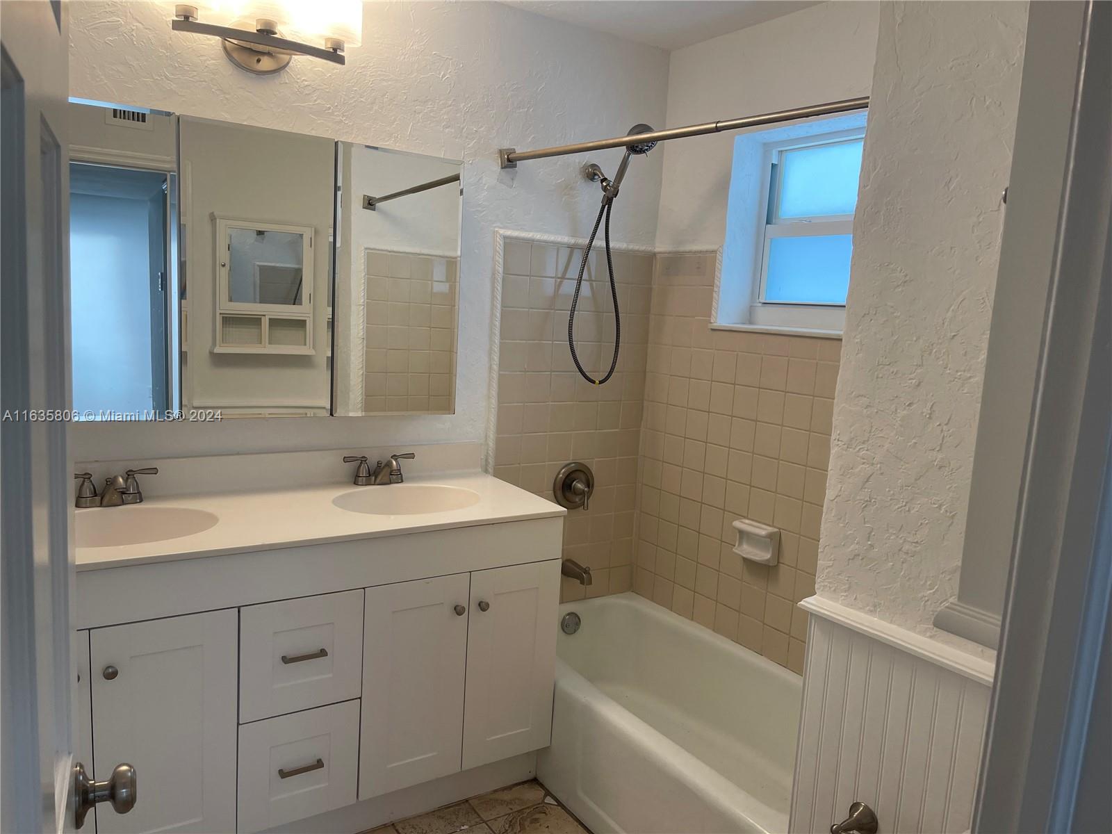 3162 Mary St # 3