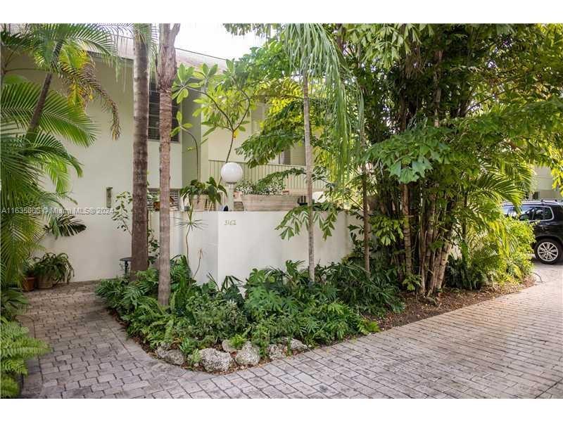 3162 Mary St # 3