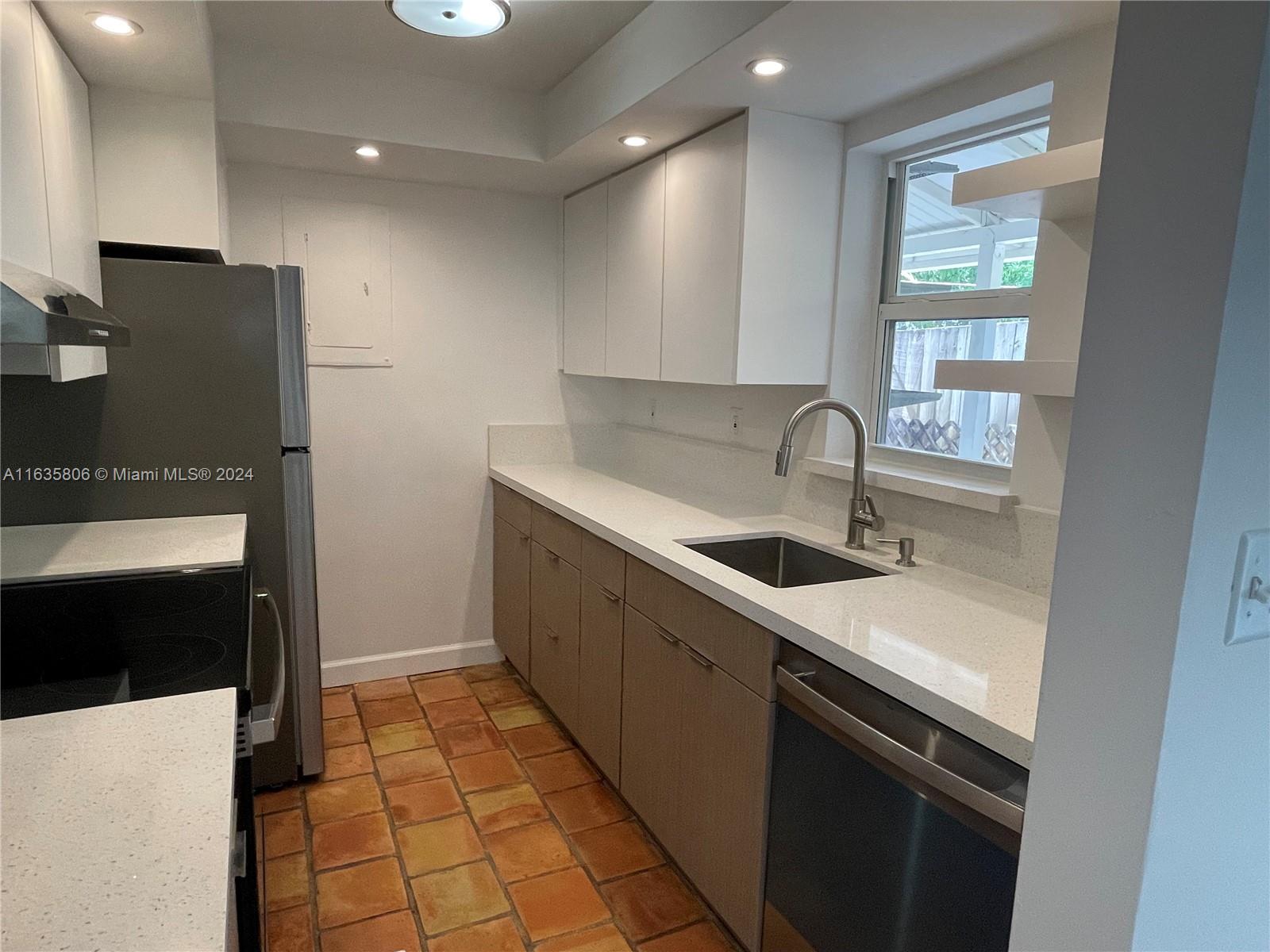 3162 Mary St # 3