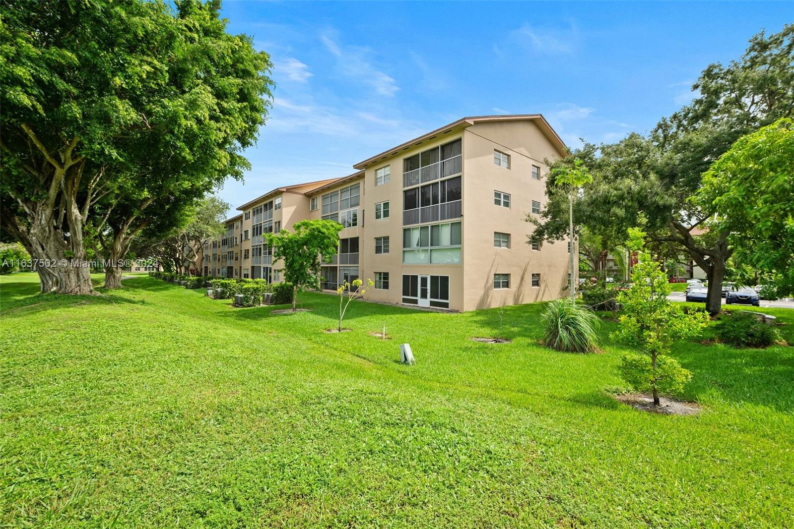 700 SW 128th Ave # 302C