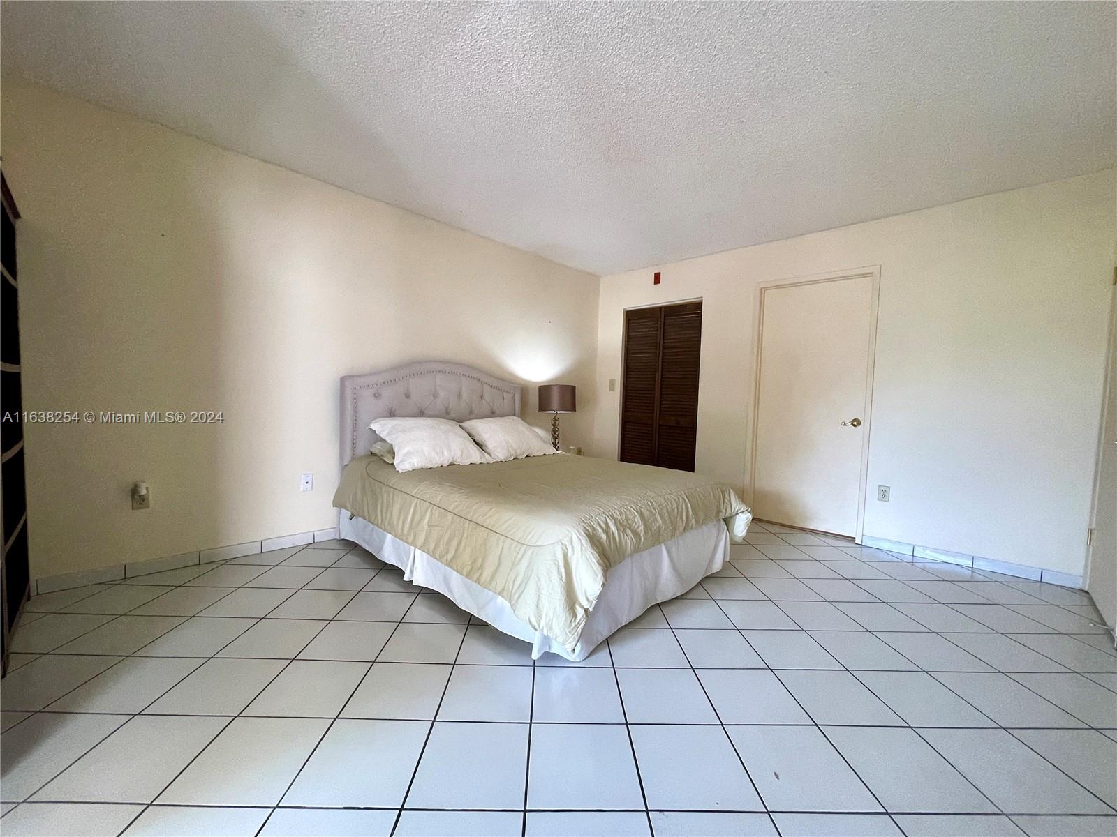 9040 SW 125th Ave # 206 Unit: D-206