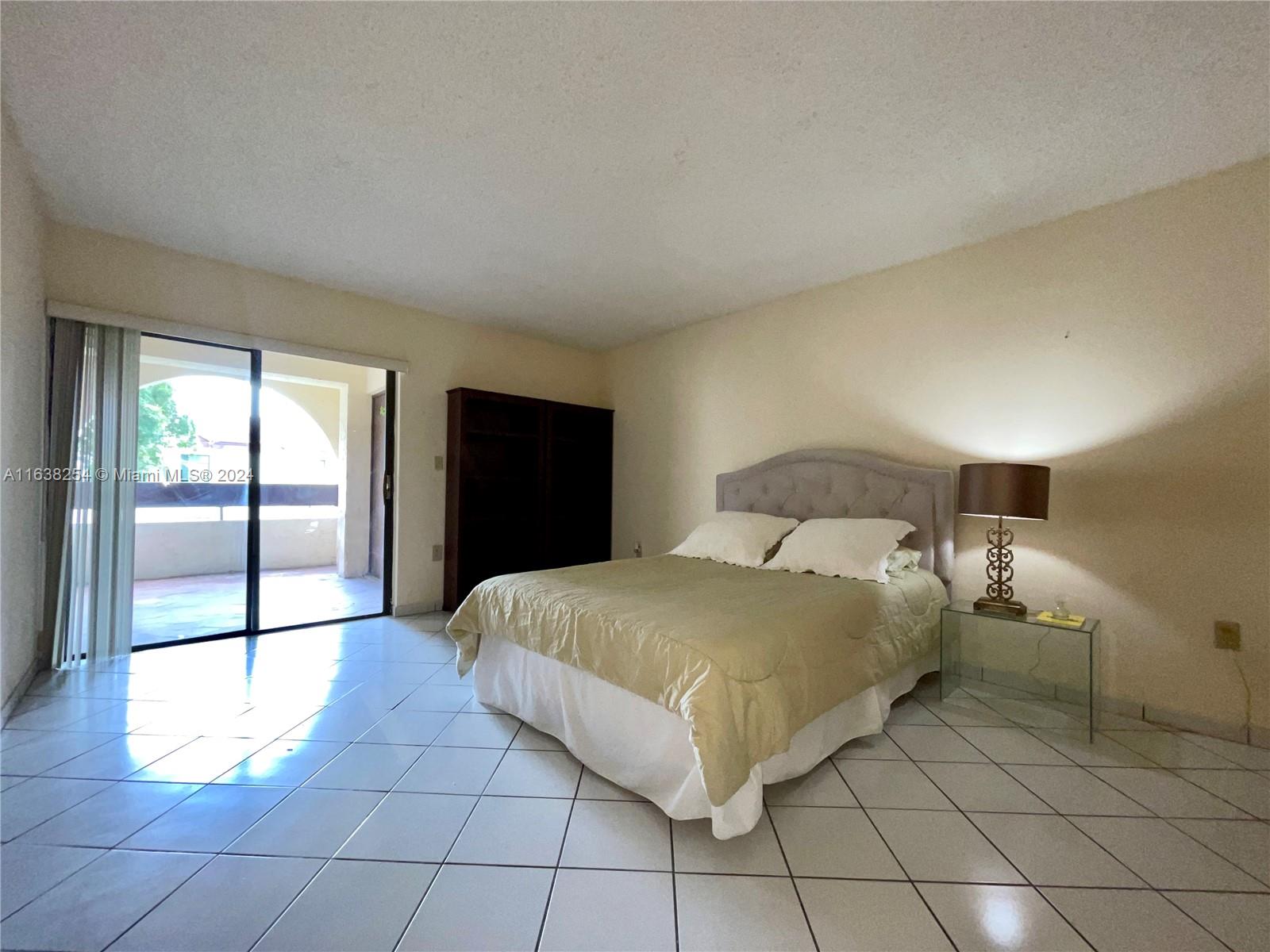 9040 SW 125th Ave # 206 Unit: D-206