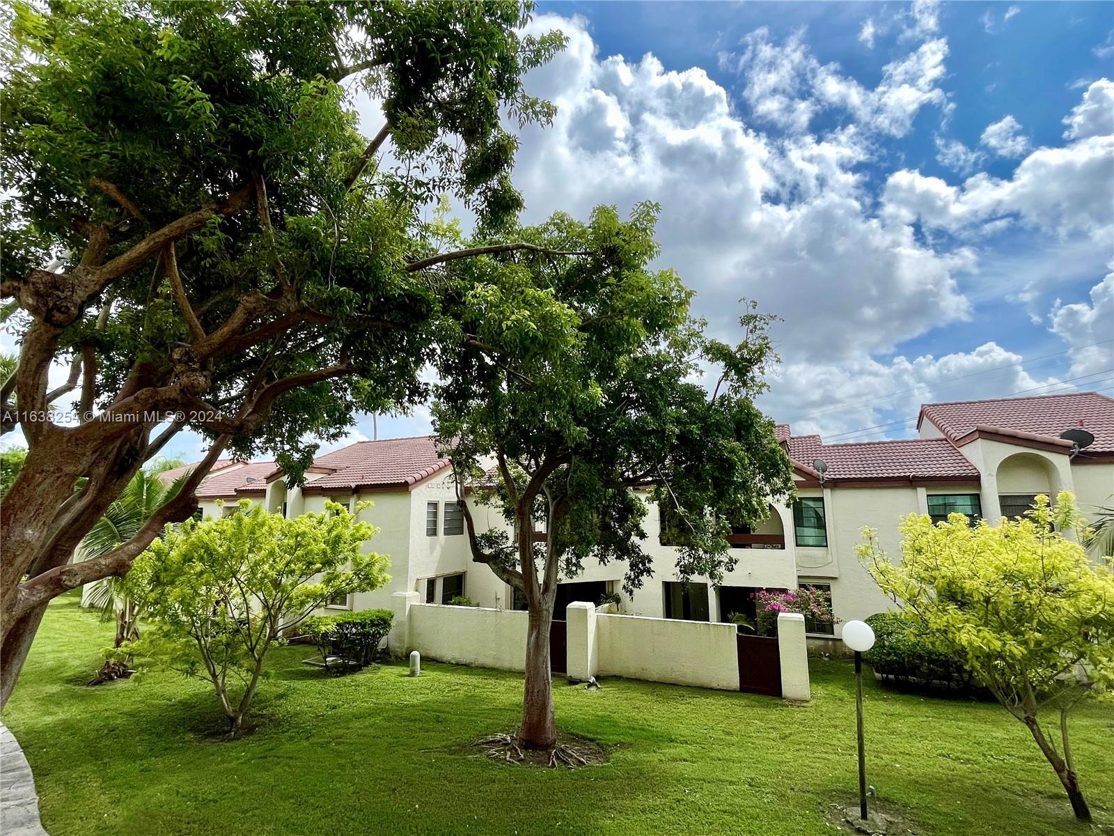 9040 SW 125th Ave # 206 Unit: D-206