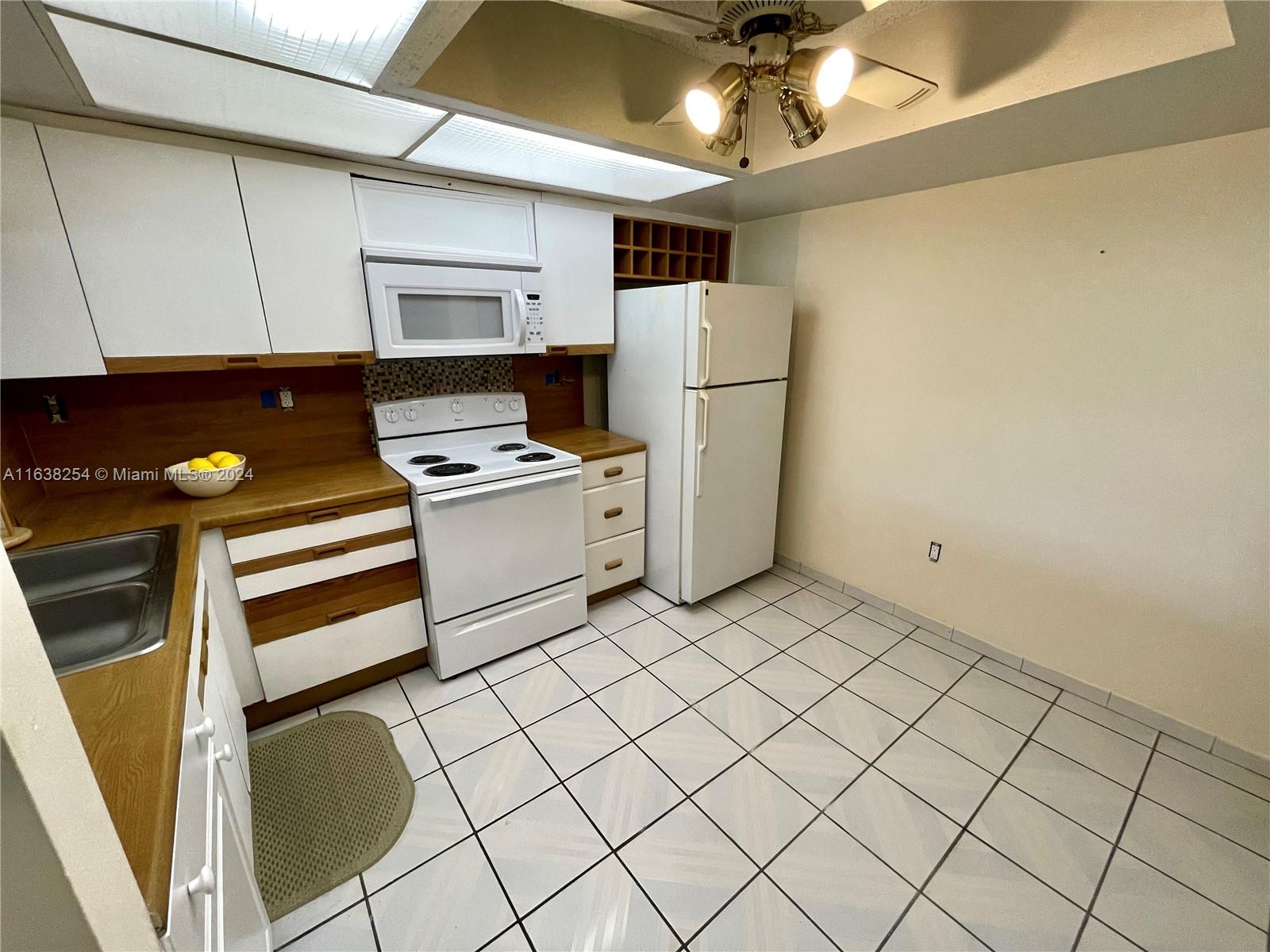 9040 SW 125th Ave # 206 Unit: D-206
