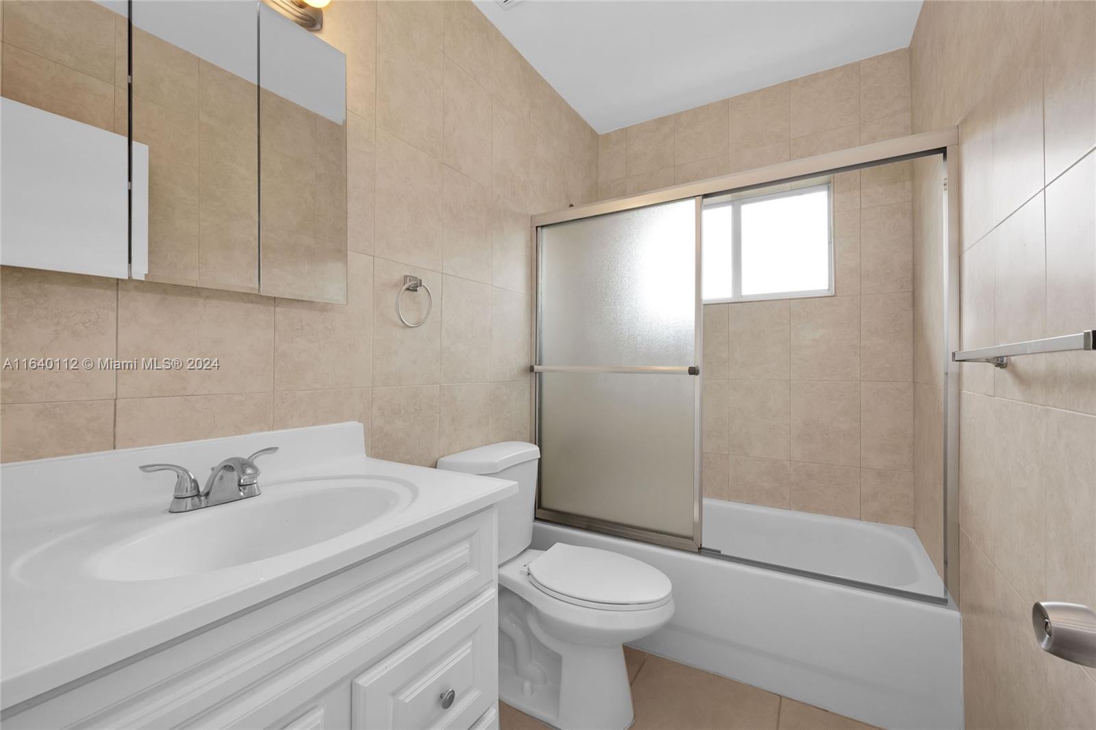 21 Edgewater Dr # 202
