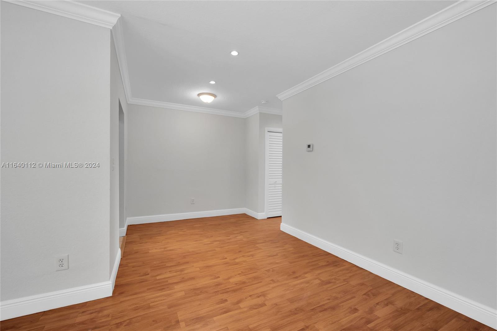 21 Edgewater Dr # 202