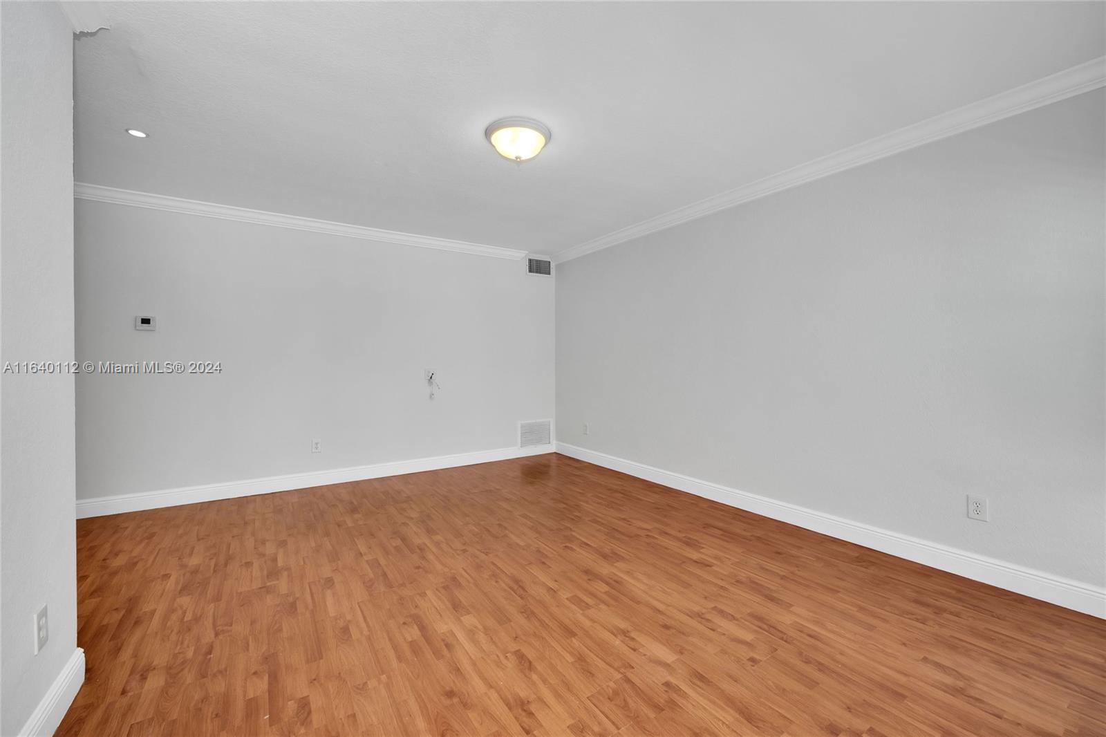 21 Edgewater Dr # 202