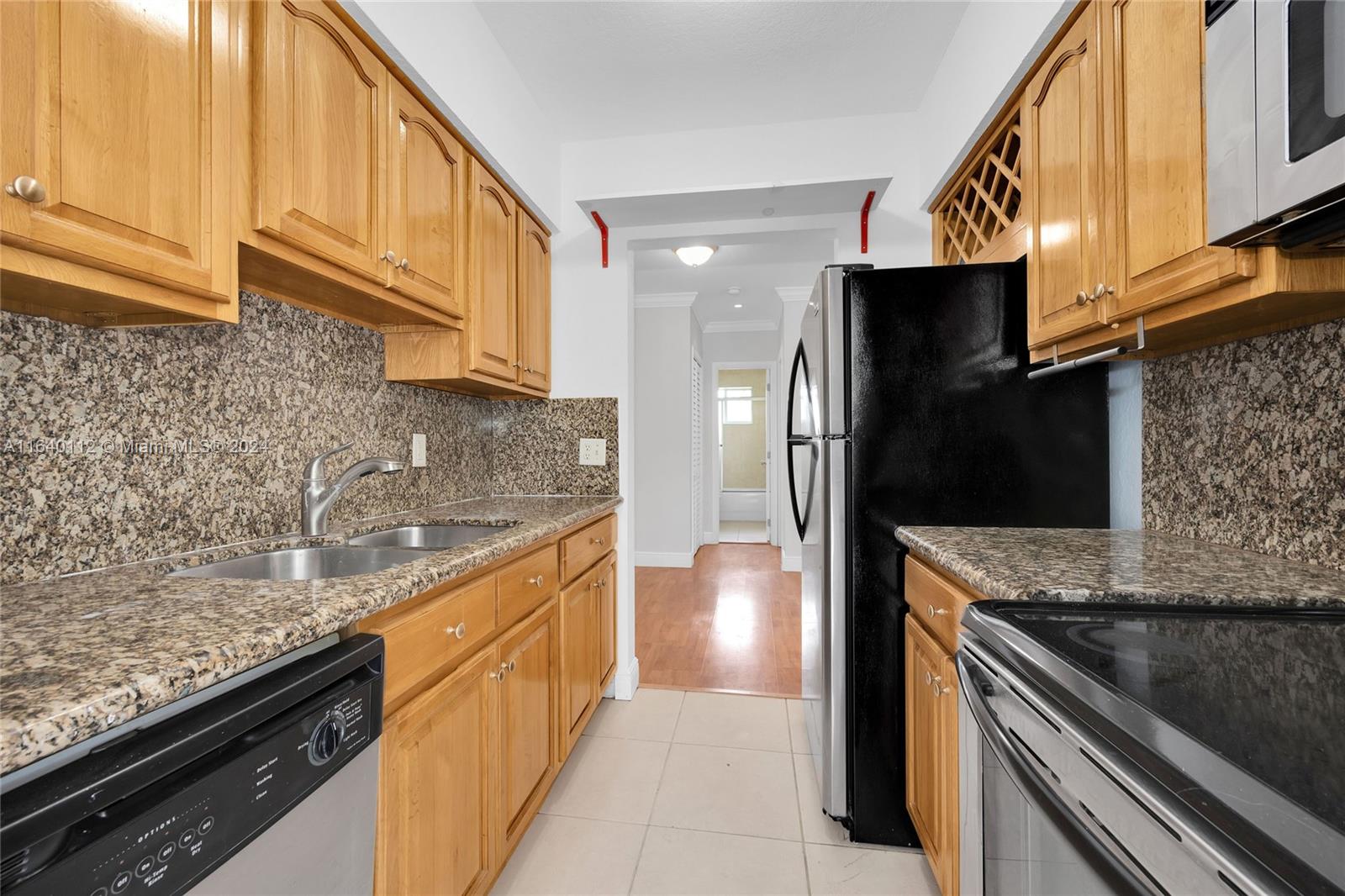 21 Edgewater Dr # 202