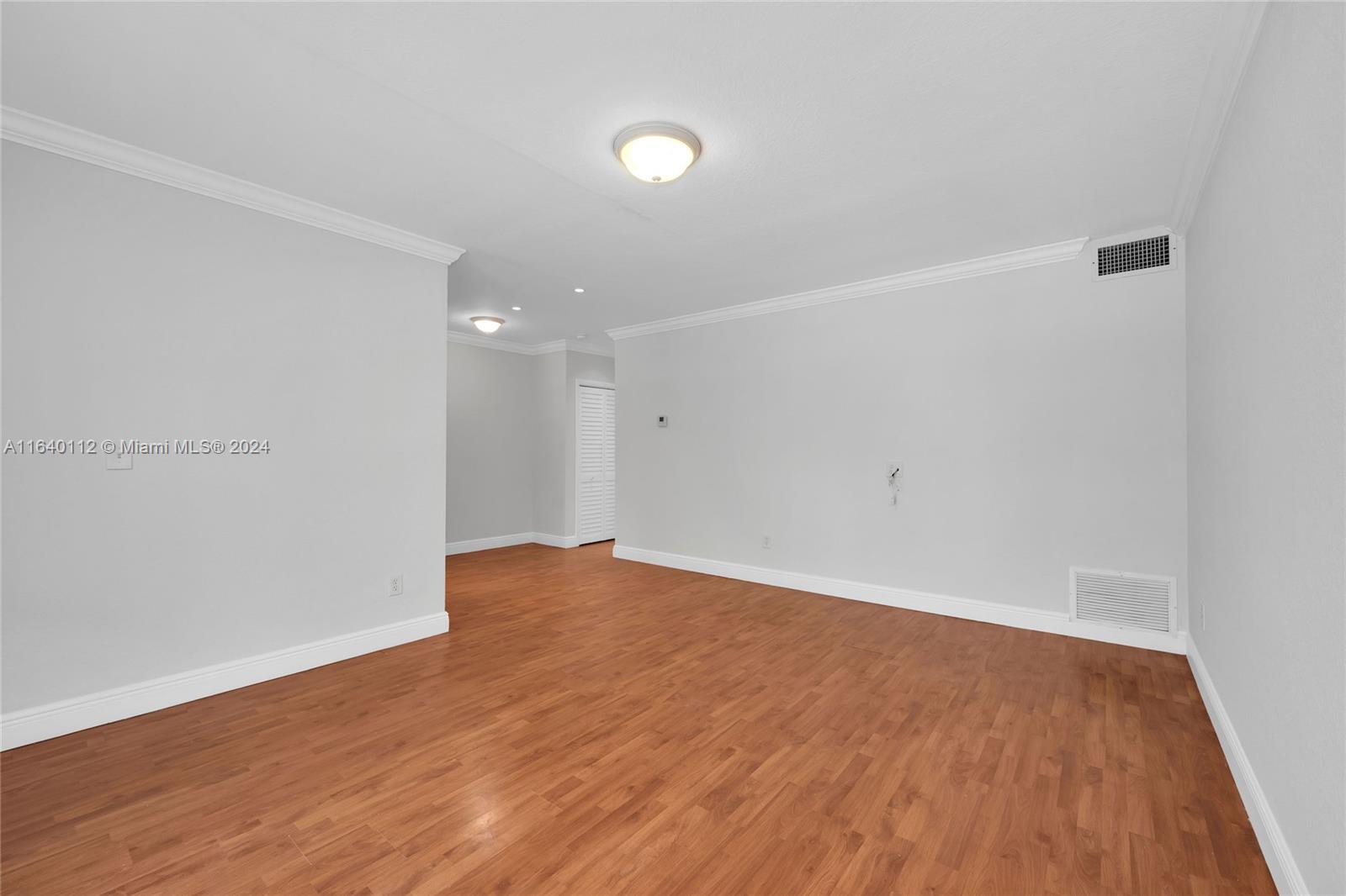 21 Edgewater Dr # 202