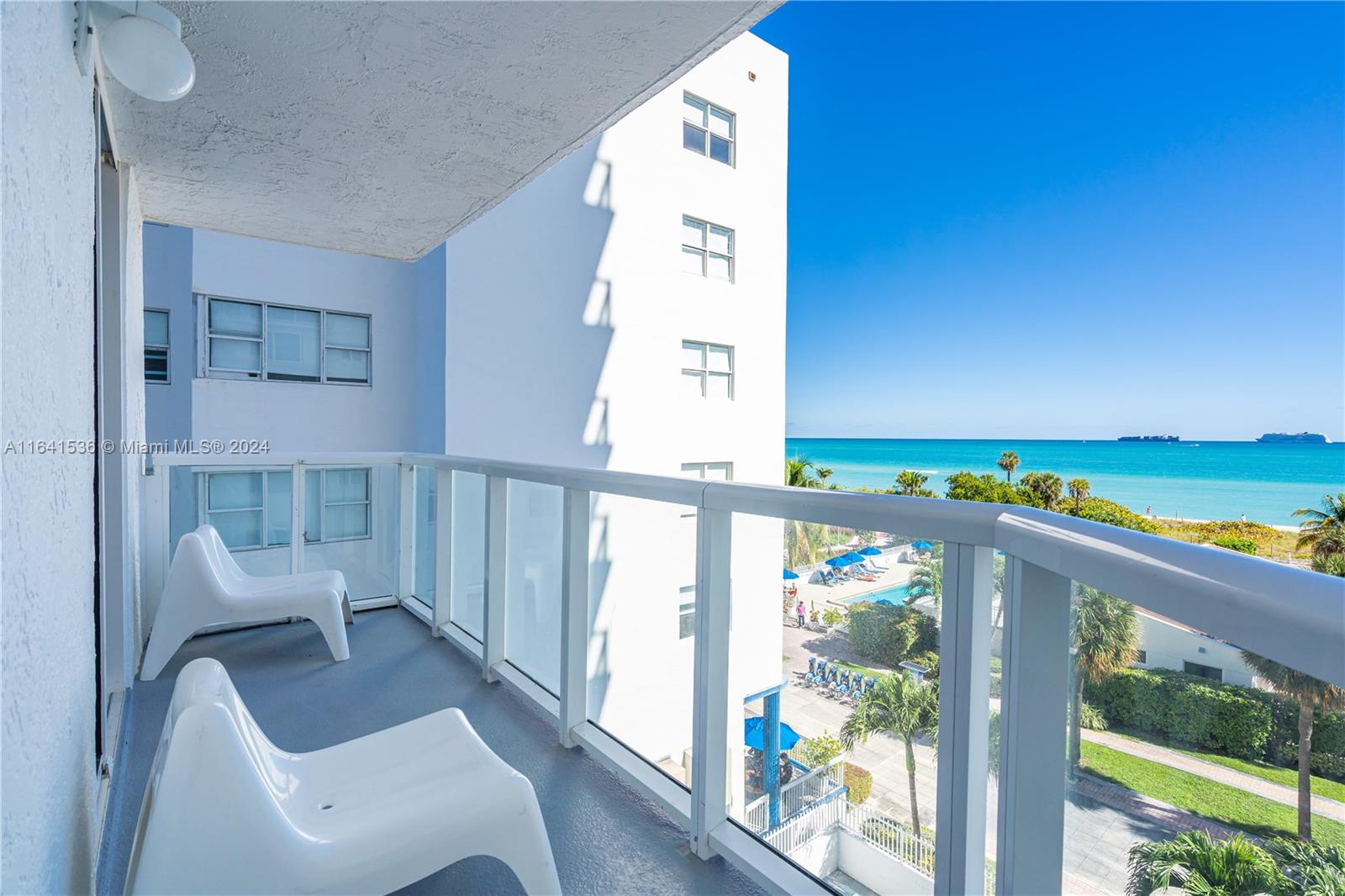 2457 Collins Ave # 503