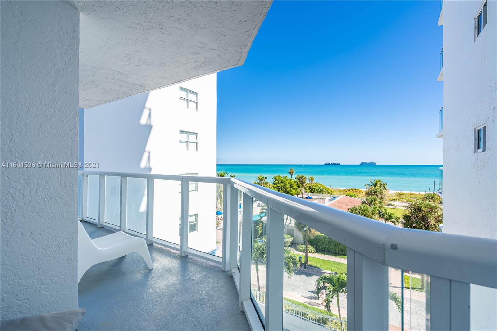 2457 Collins Ave # 503
