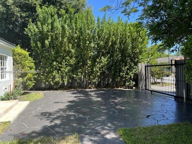 2450 SW 19th Ave Unit: -