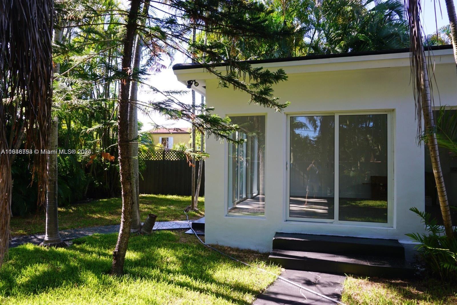 2450 SW 19th Ave Unit: -