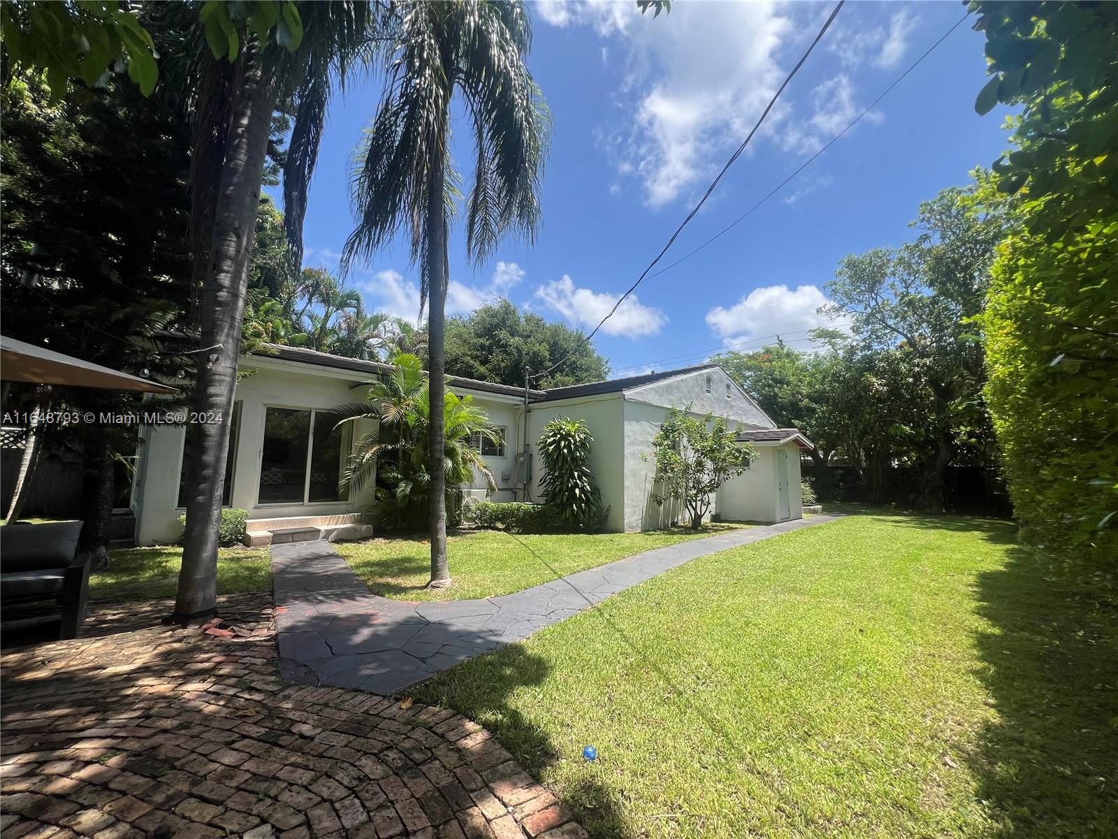 2450 SW 19th Ave Unit: -