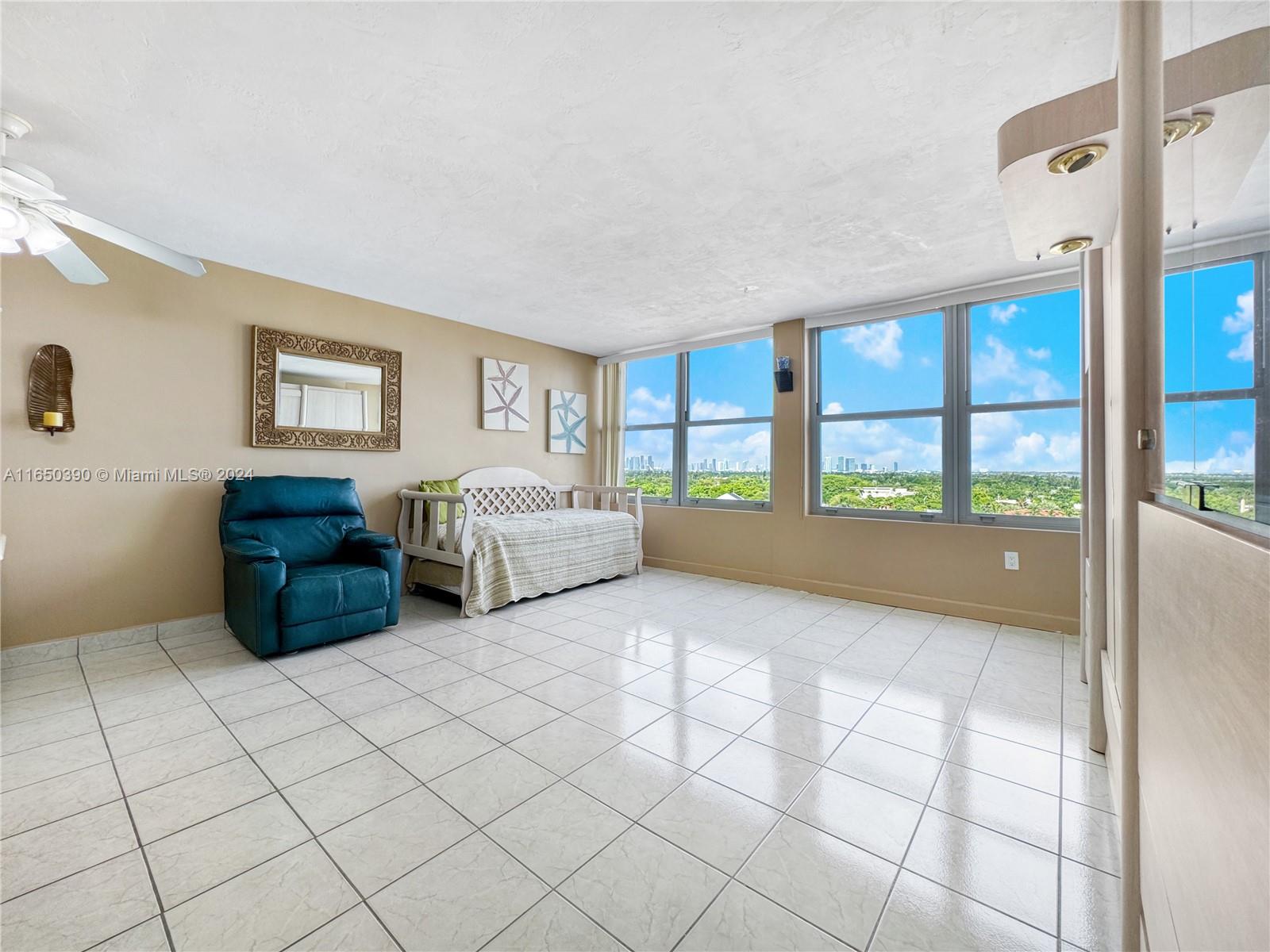 2899 Collins Ave # 1150