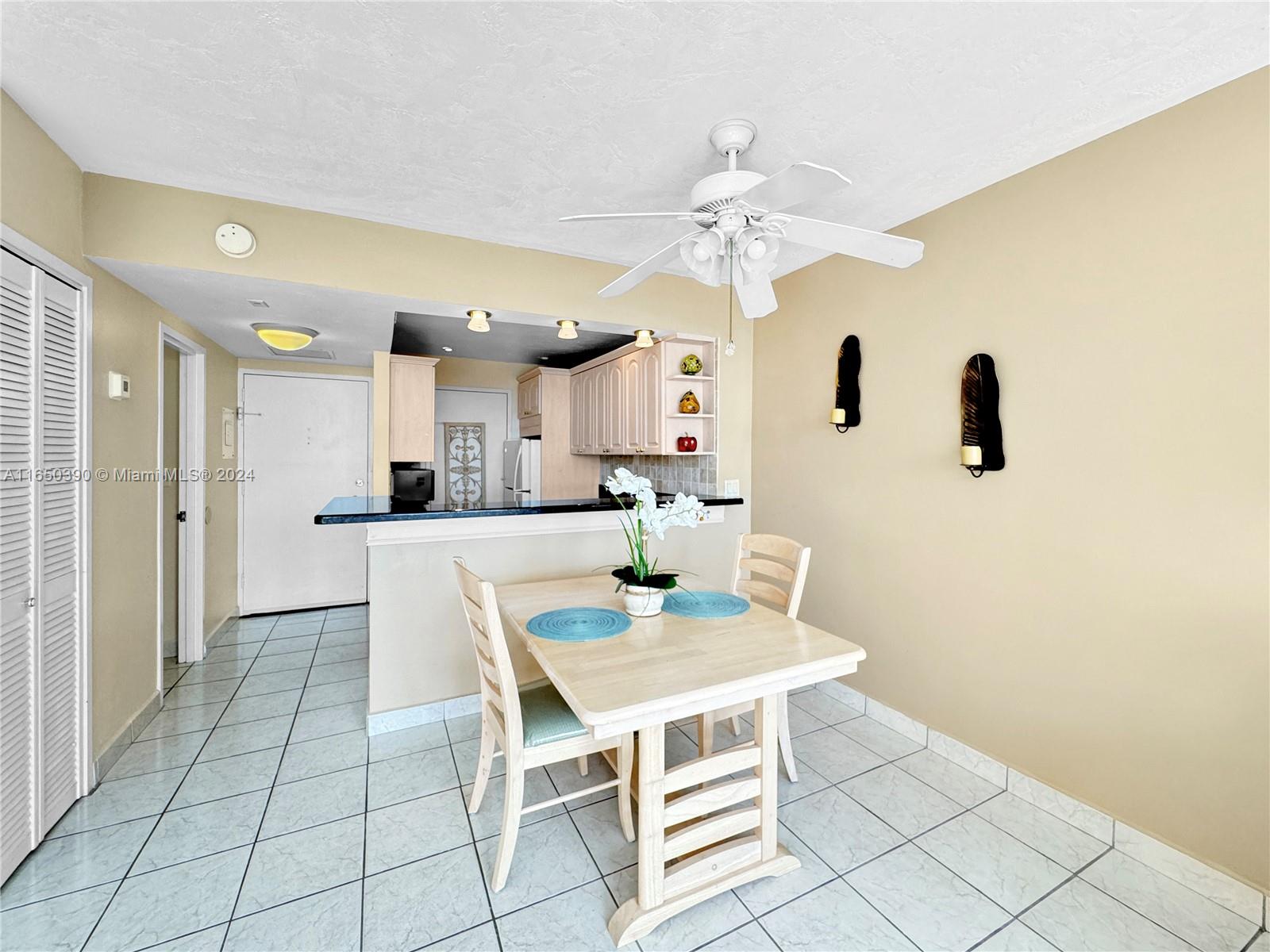 2899 Collins Ave # 1150