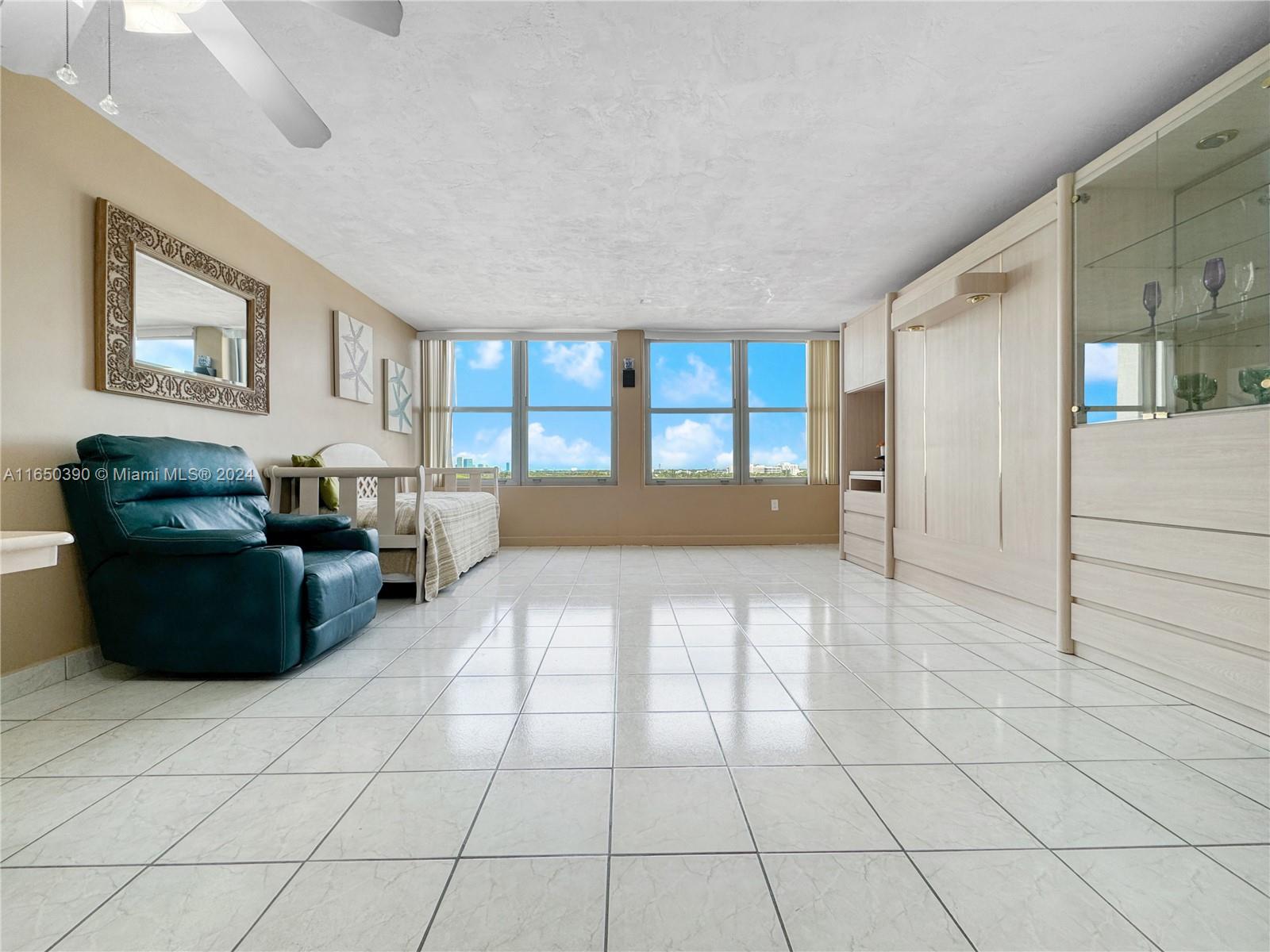 2899 Collins Ave # 1150