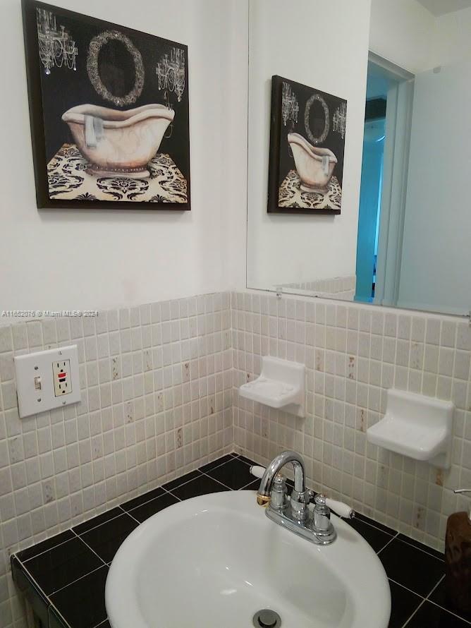 215 SE 3rd Ave # 104A
