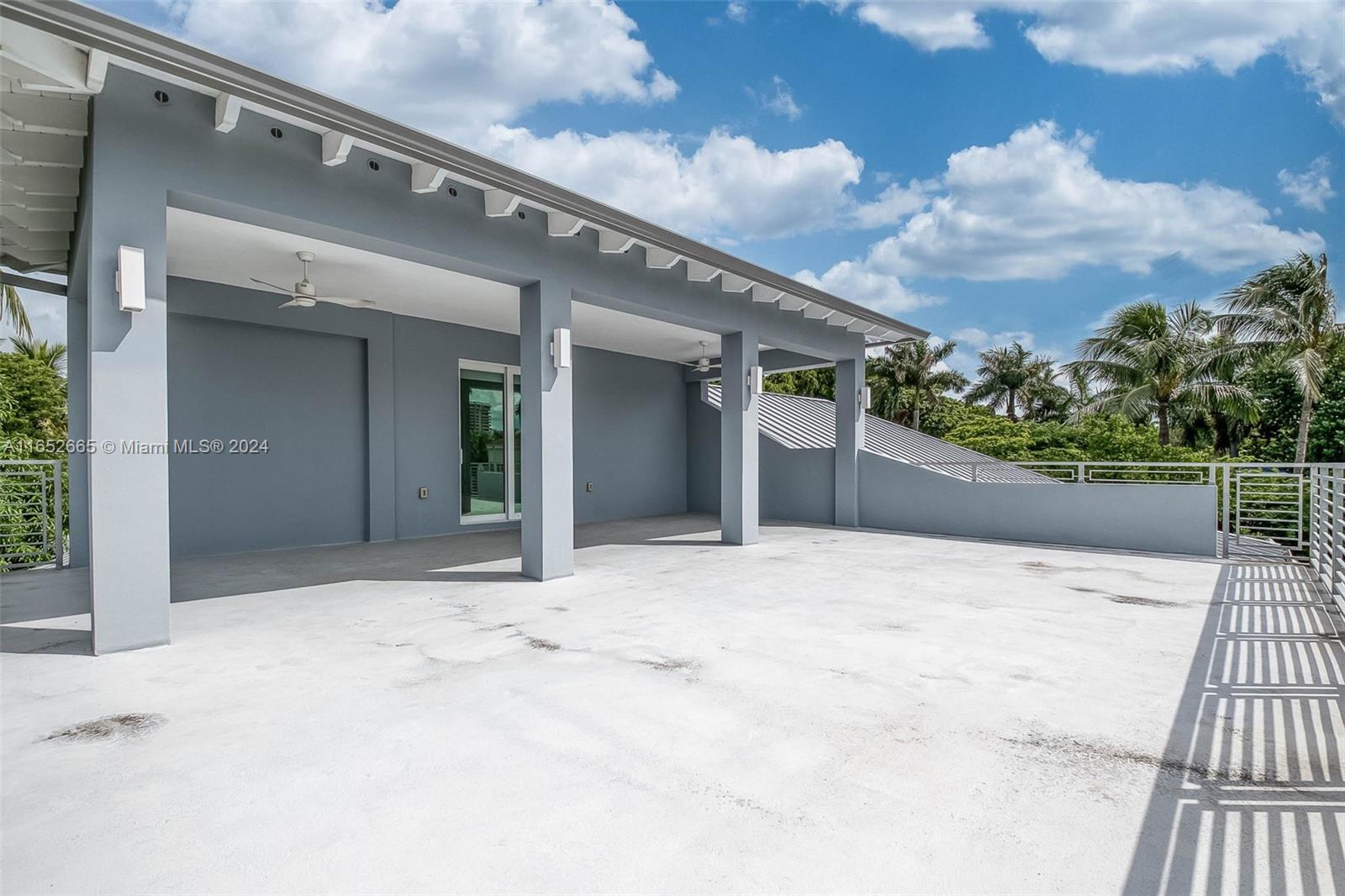 1820 S Bayshore Dr