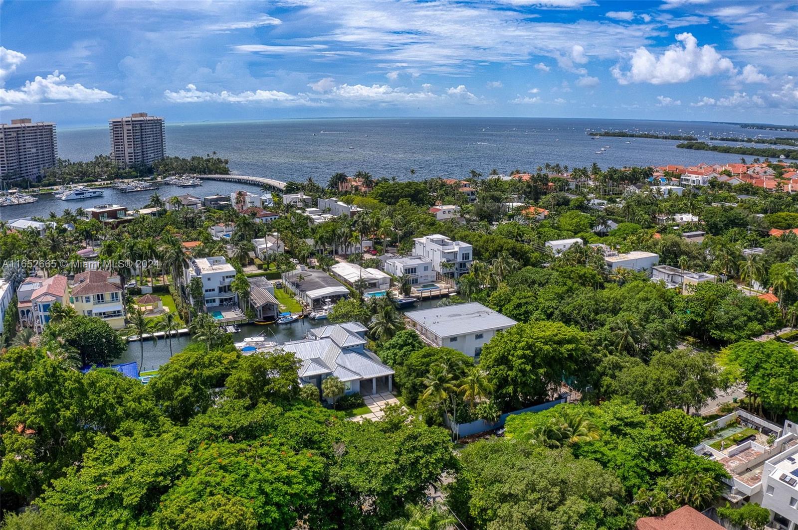 1820 S Bayshore Dr