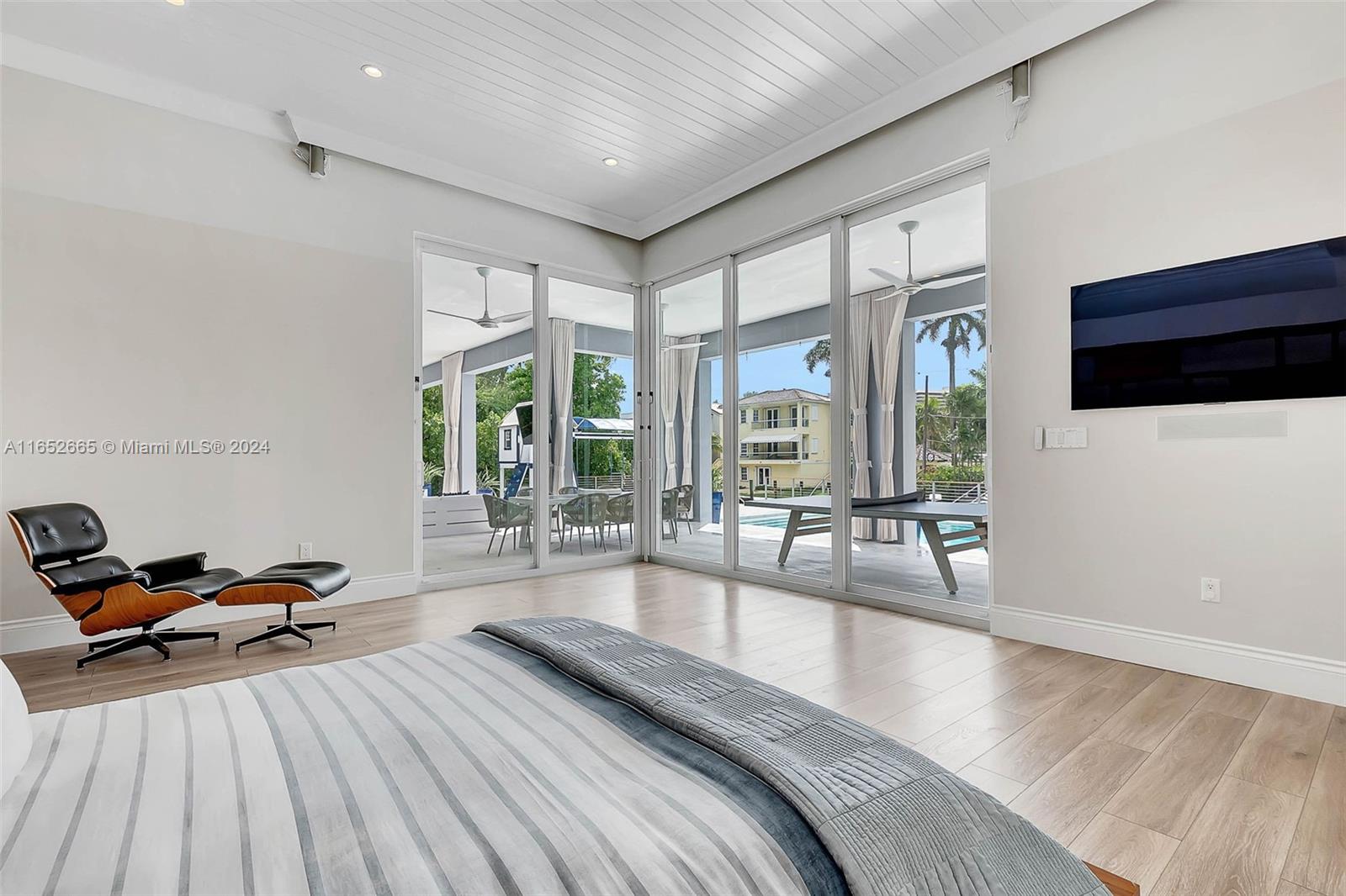 1820 S Bayshore Dr