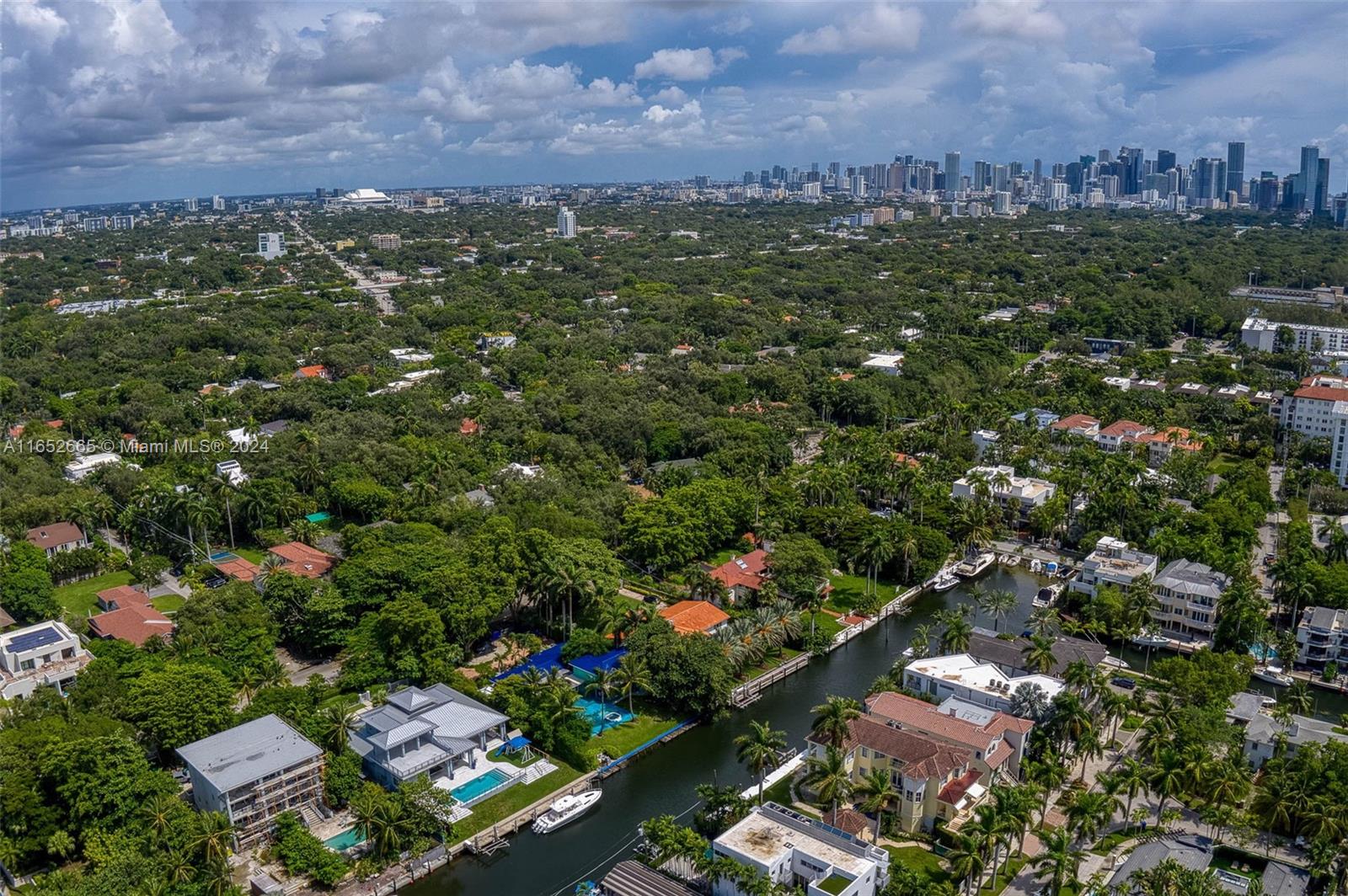 1820 S Bayshore Dr