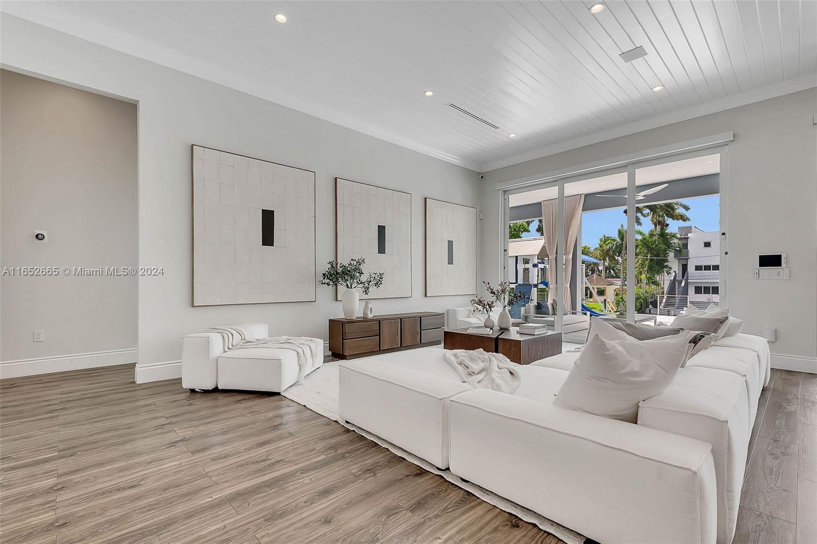 1820 S Bayshore Dr