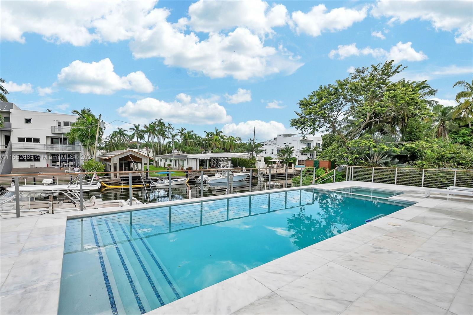 1820 S Bayshore Dr