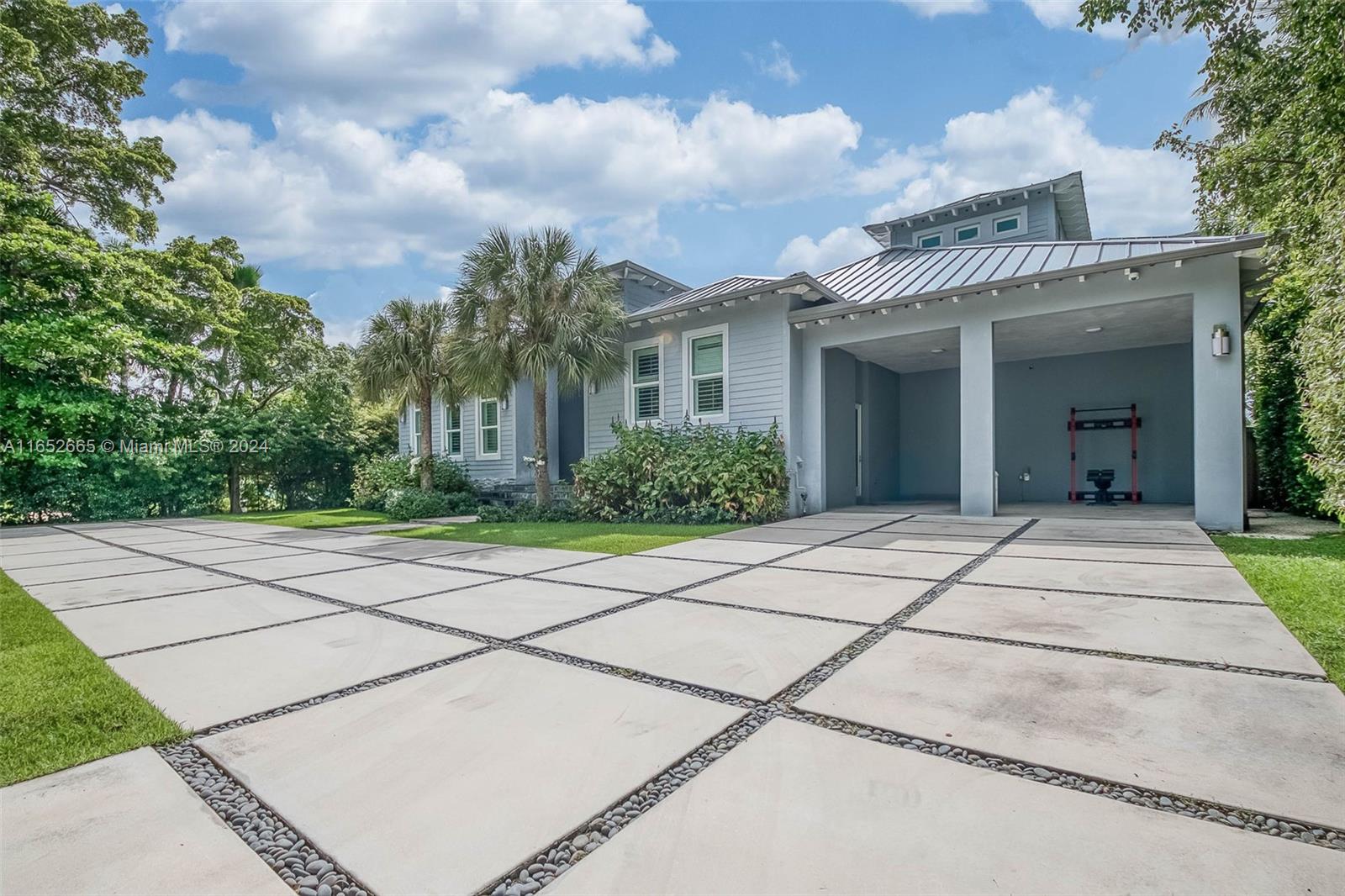 1820 S Bayshore Dr