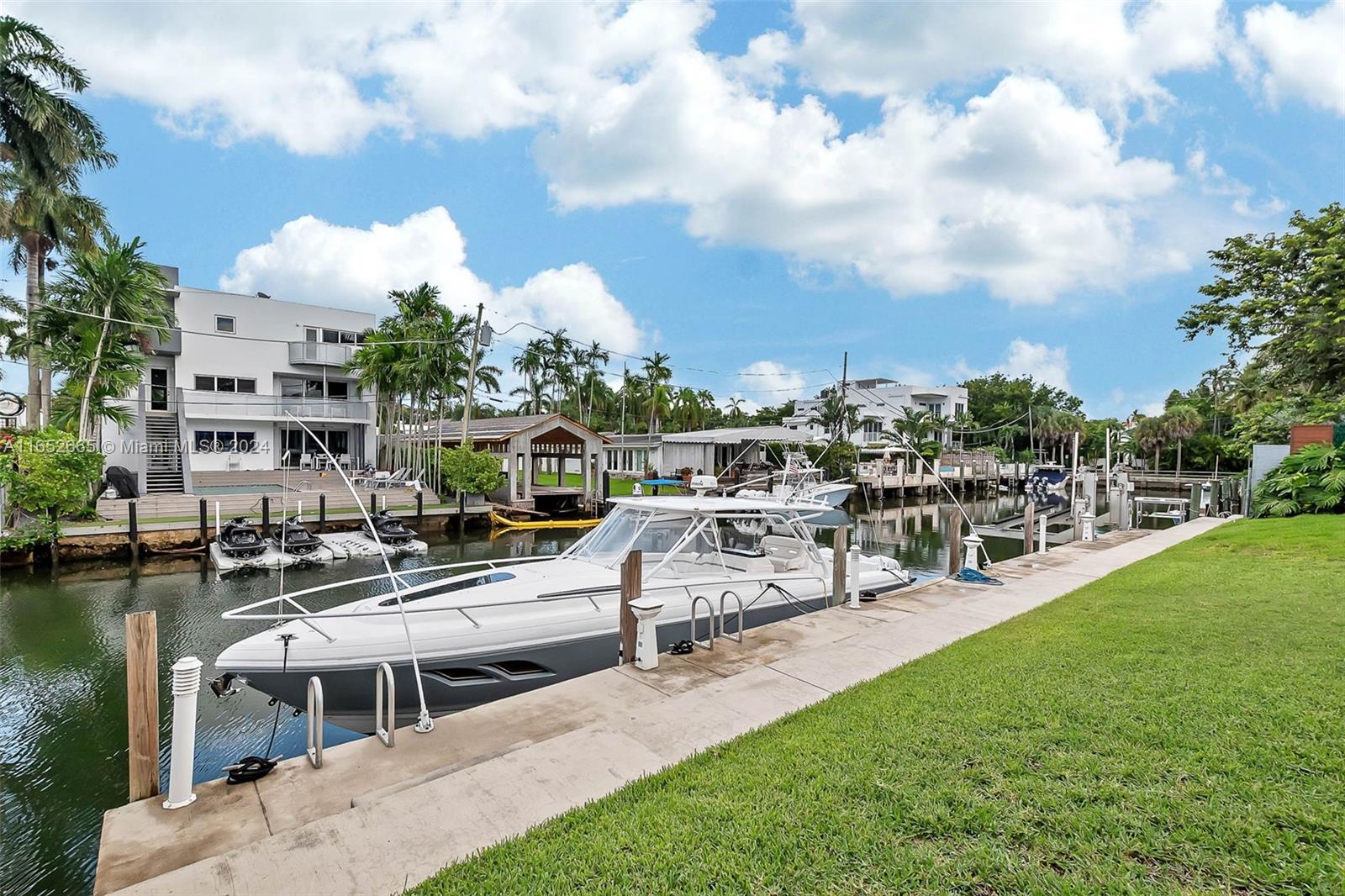 1820 S Bayshore Dr