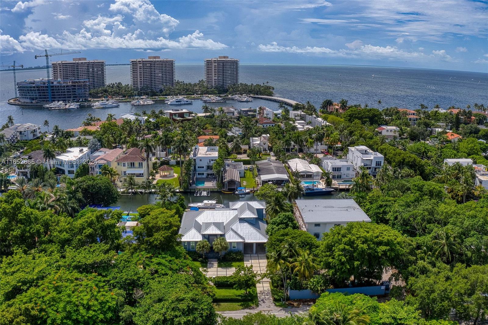 1820 S Bayshore Dr