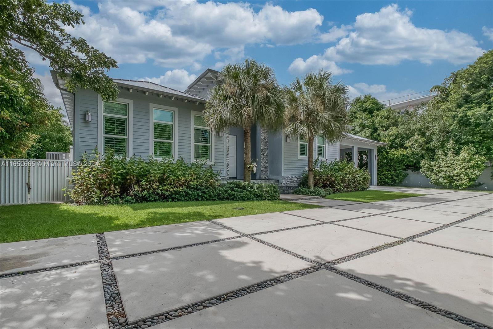 1820 S Bayshore Dr