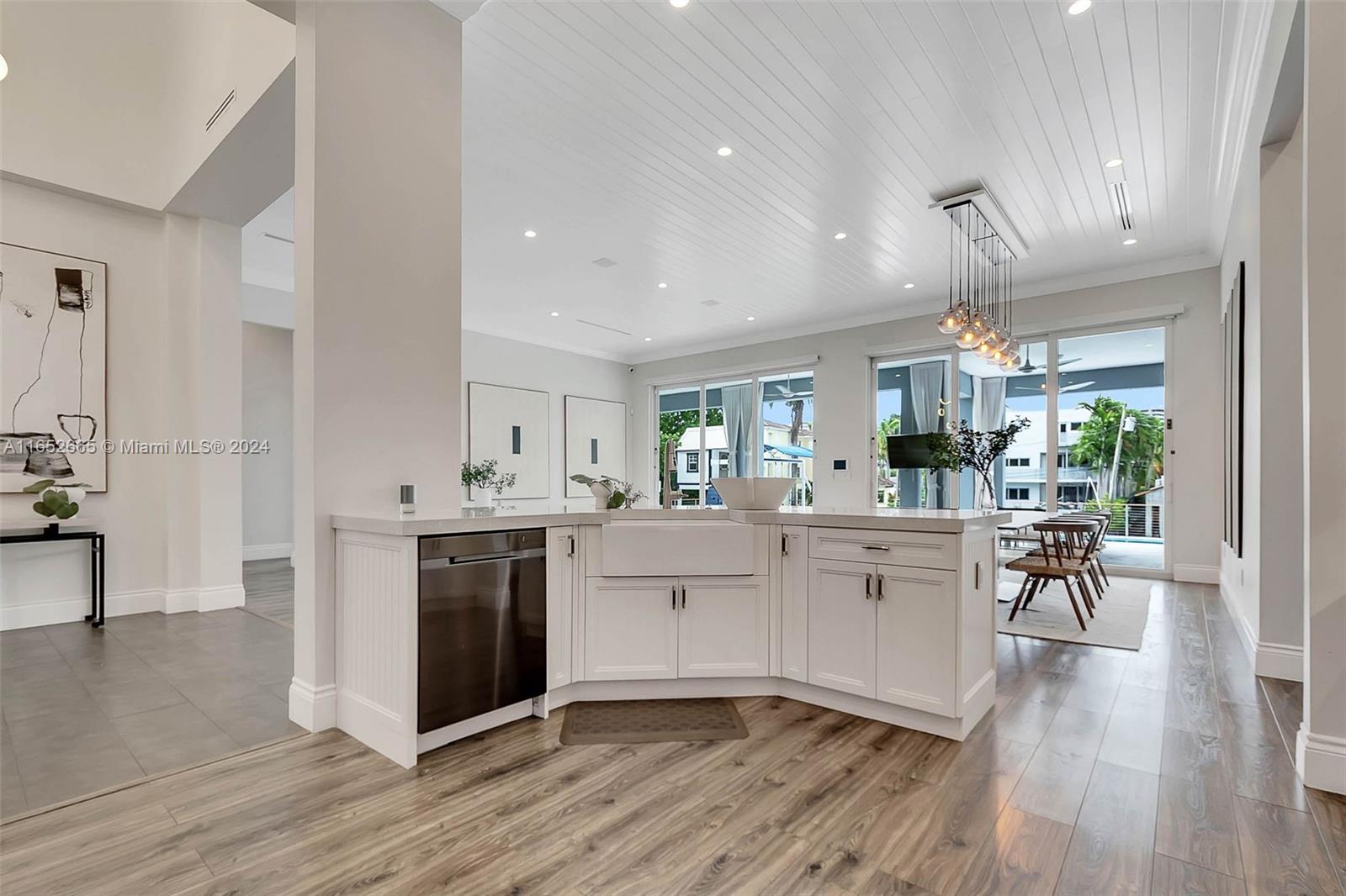 1820 S Bayshore Dr