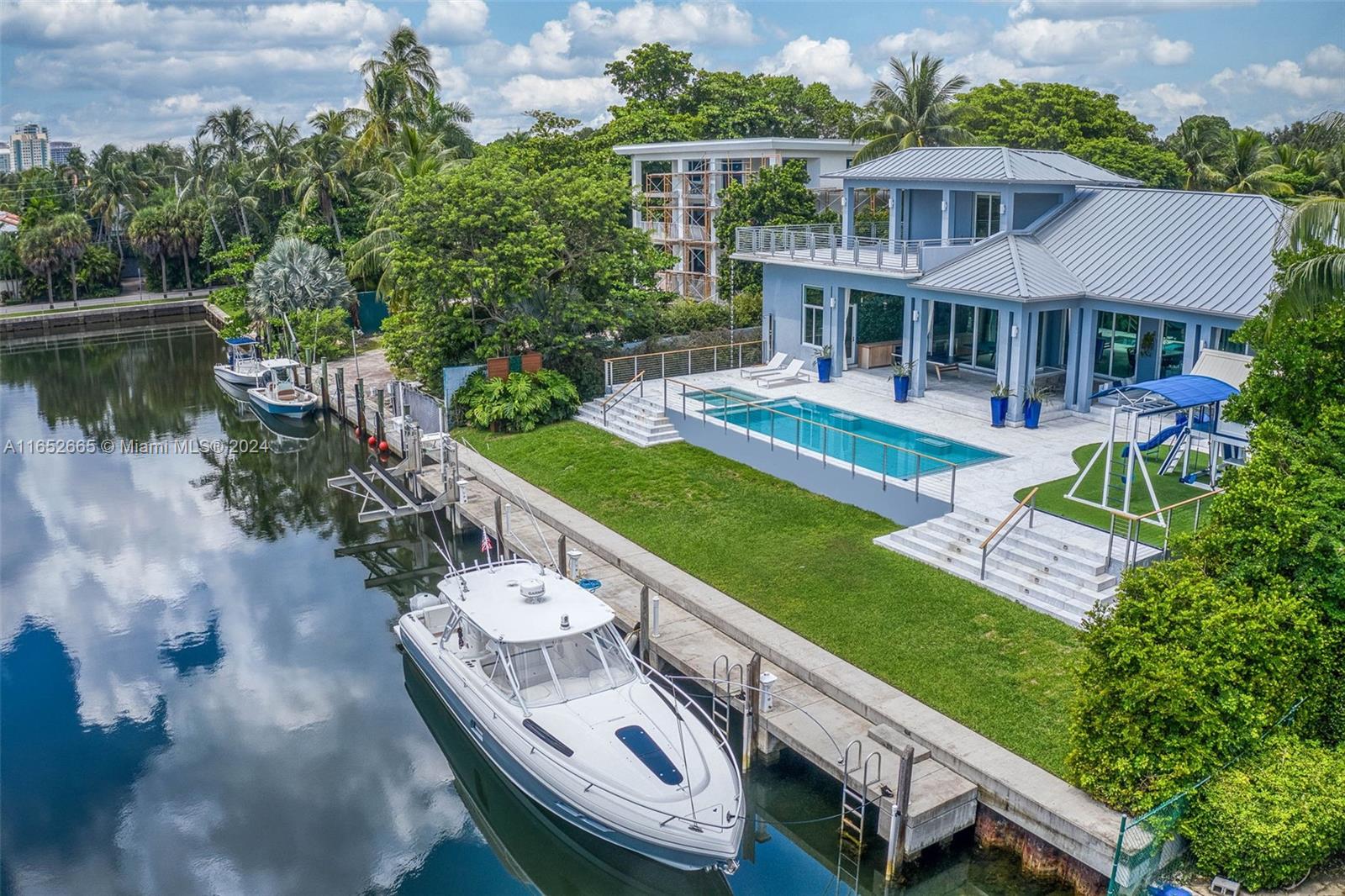 1820 S Bayshore Dr