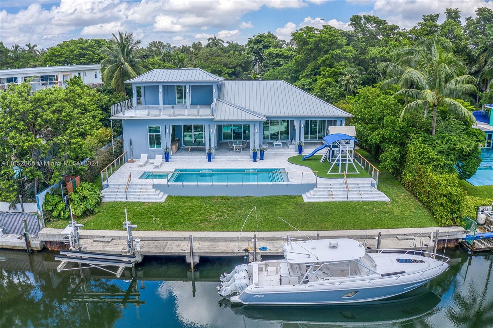 1820 S Bayshore Dr