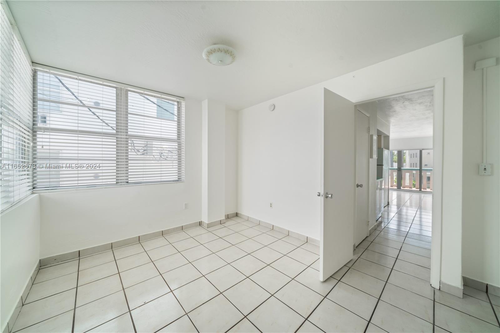 701 Collins Ave # 1F