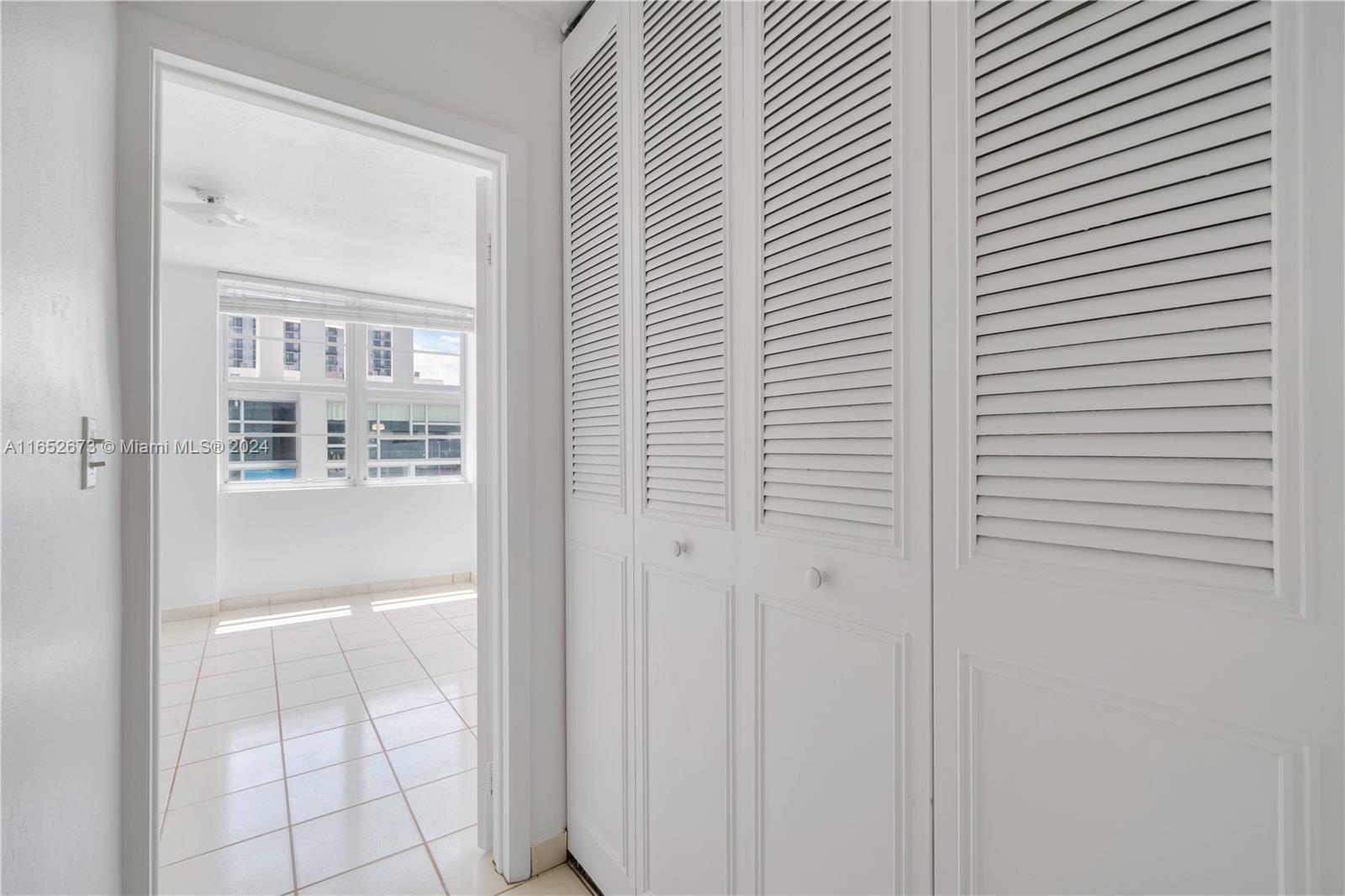 701 Collins Ave # 1F