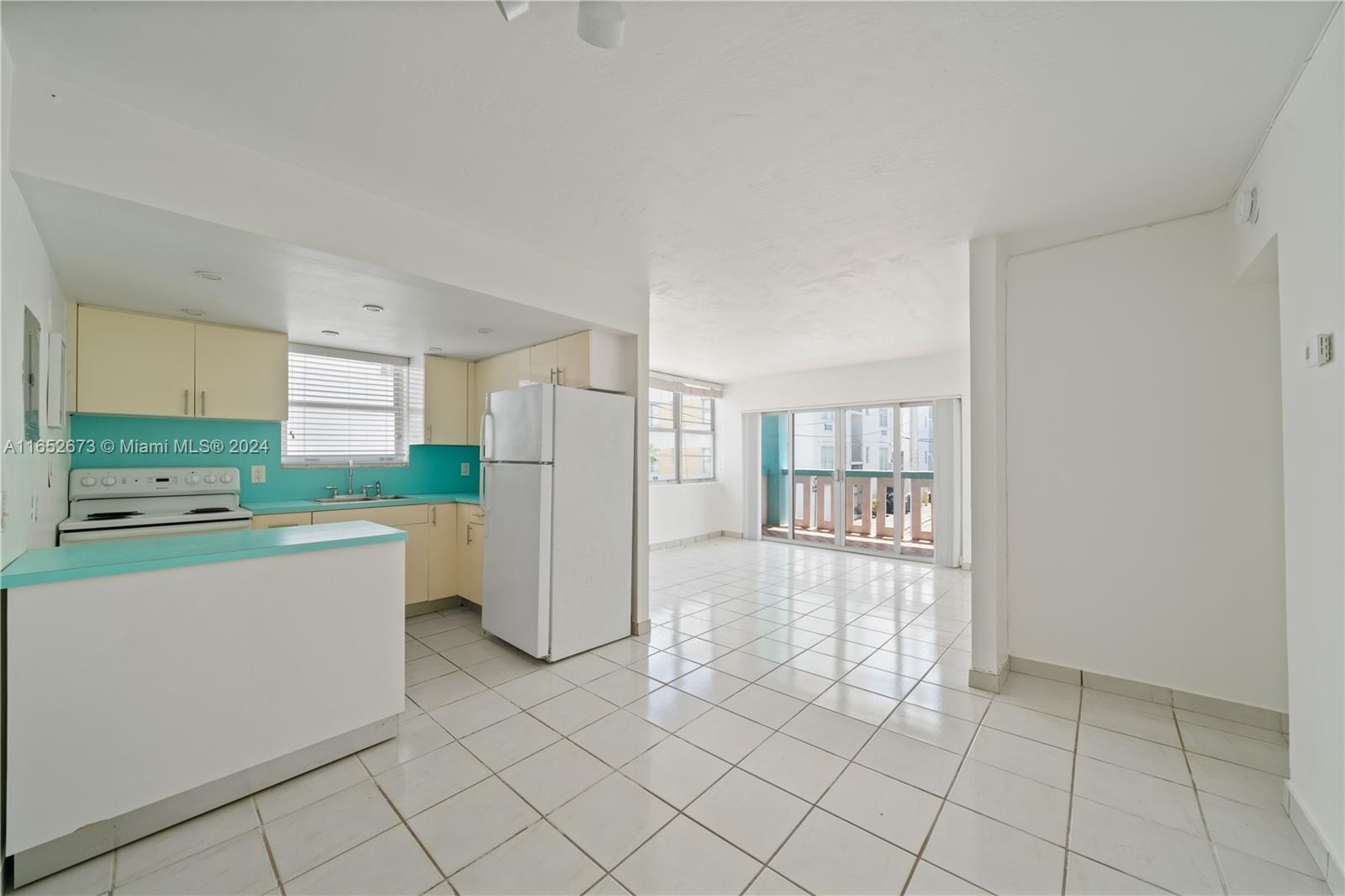701 Collins Ave # 1F