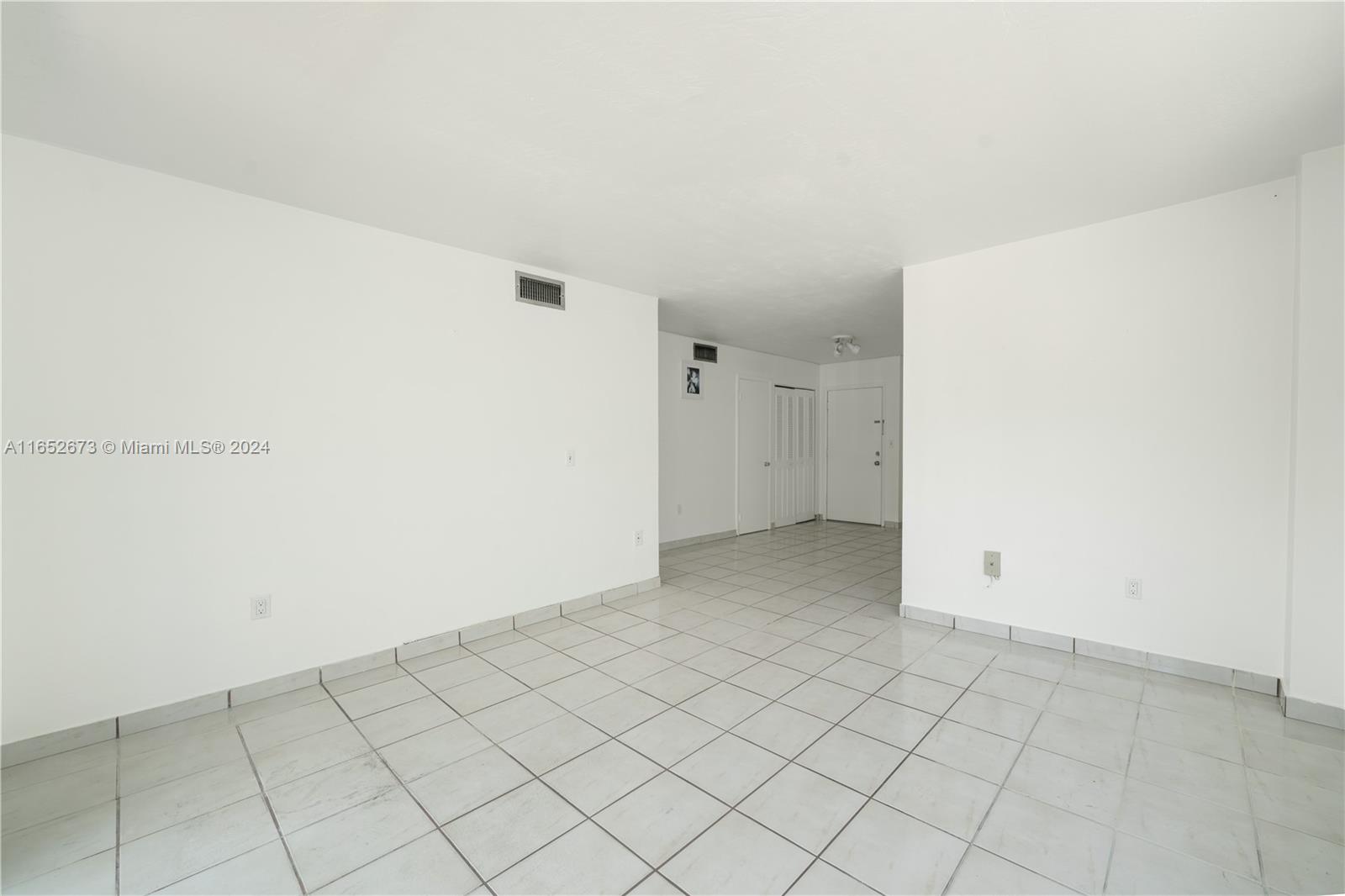 701 Collins Ave # 1F
