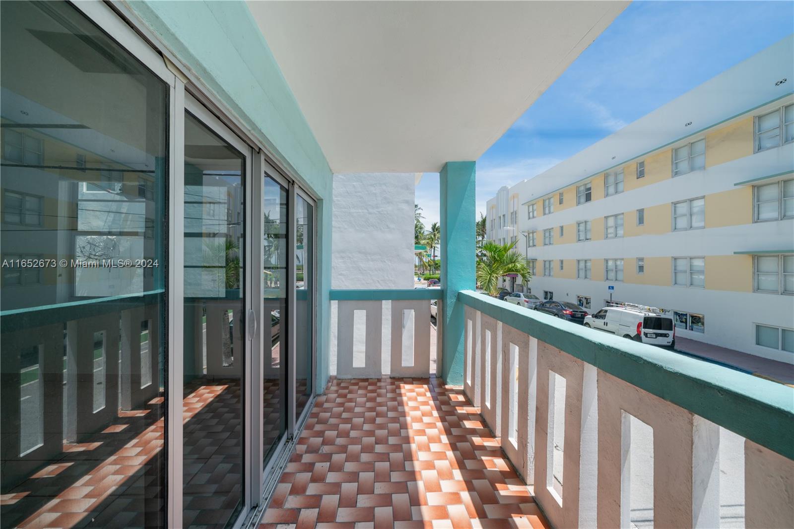 701 Collins Ave # 1F