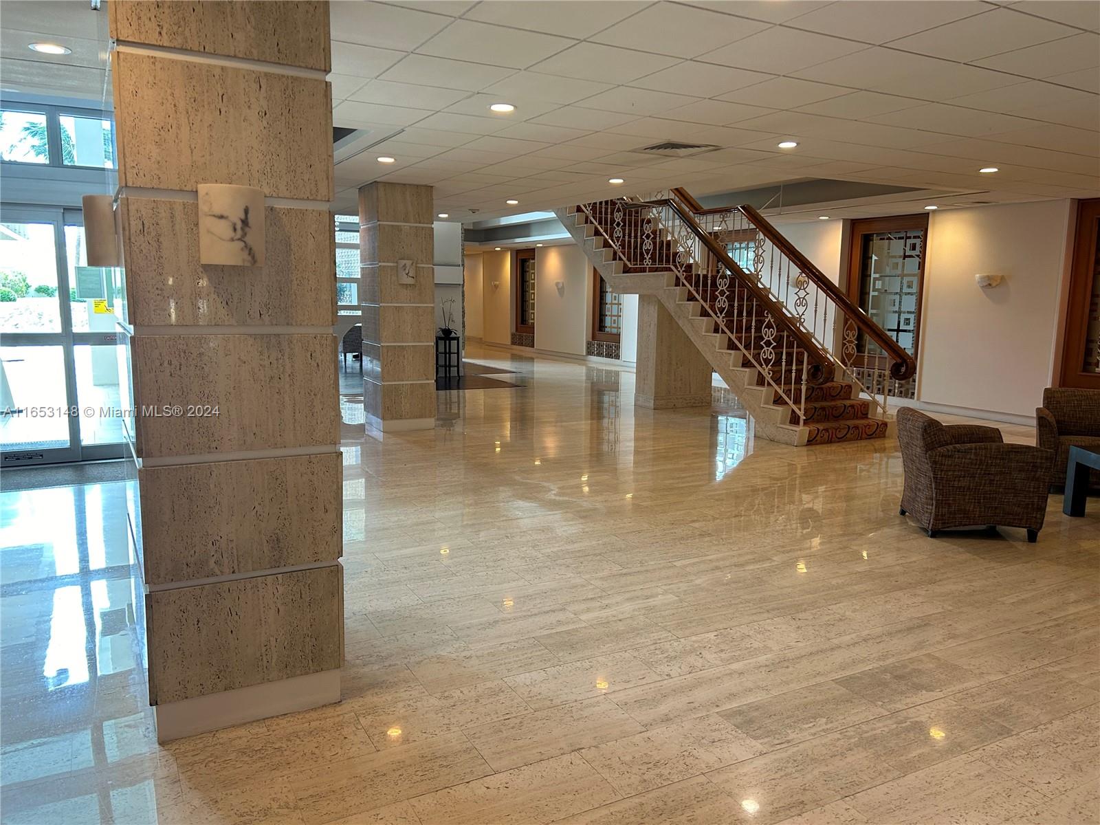 2899 Collins Ave # 1427