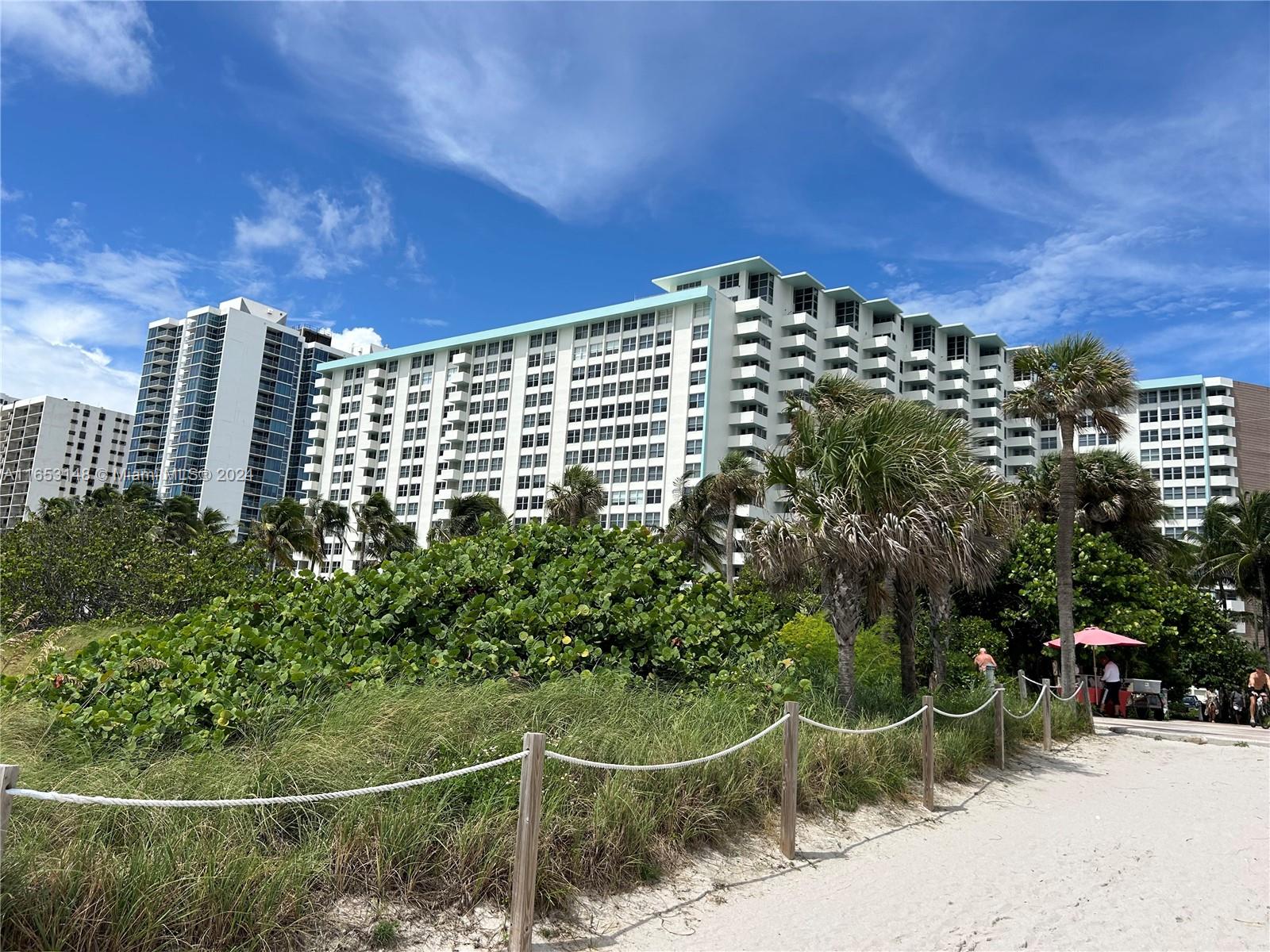 2899 Collins Ave # 1427