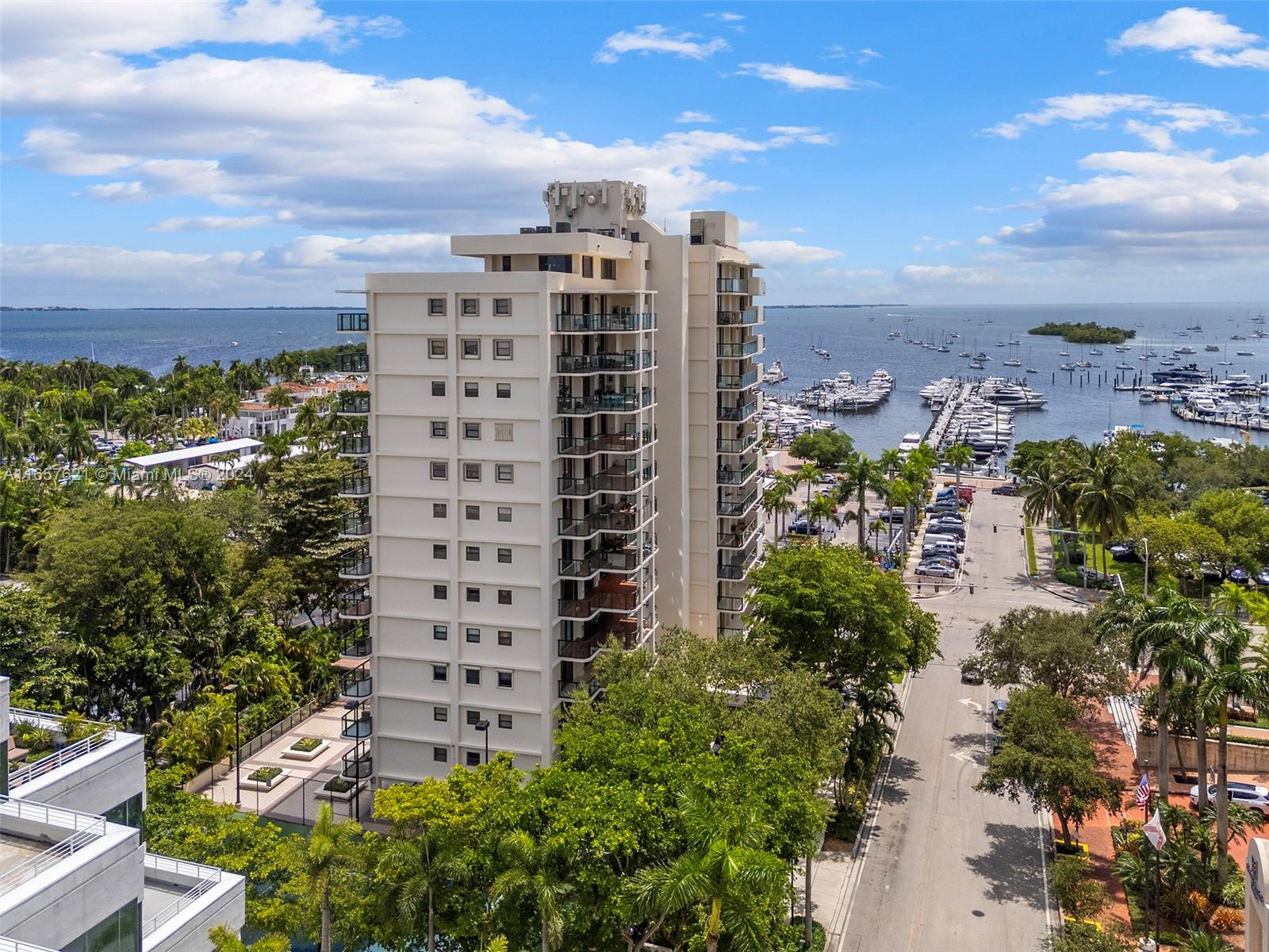 2575 S Bayshore Dr # 9B