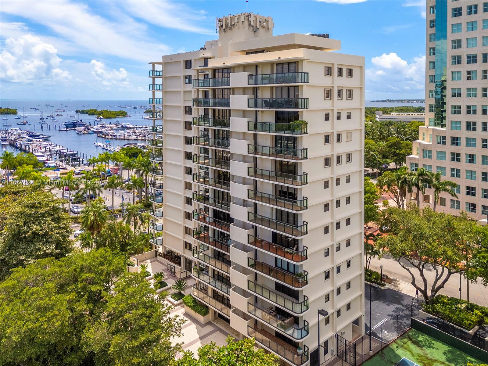 2575 S Bayshore Dr # 9B