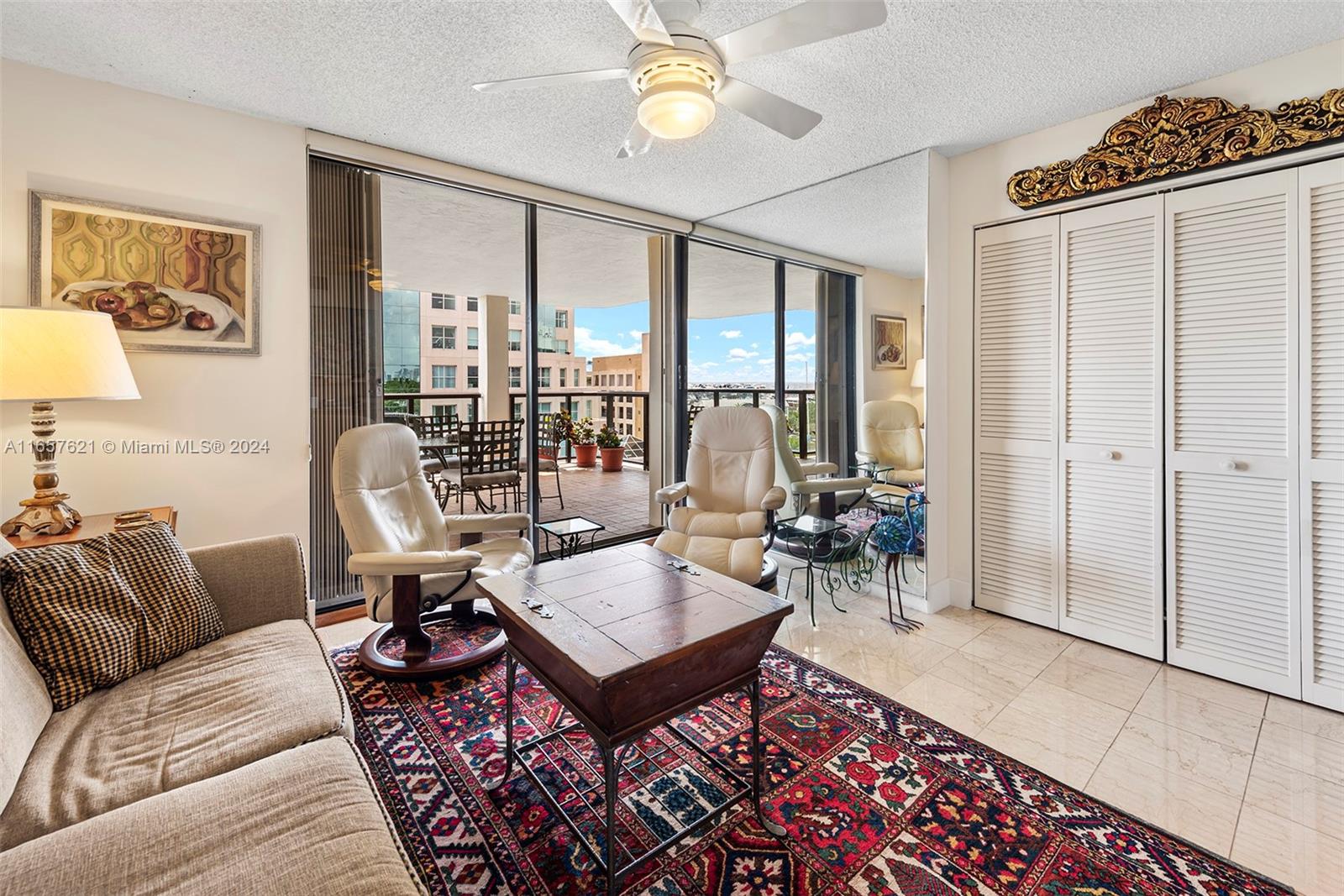 2575 S Bayshore Dr # 9B