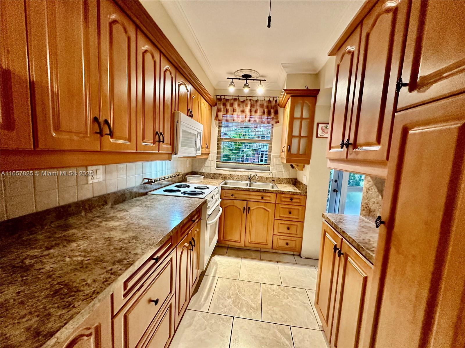 141 NE 10th Ave # 29A