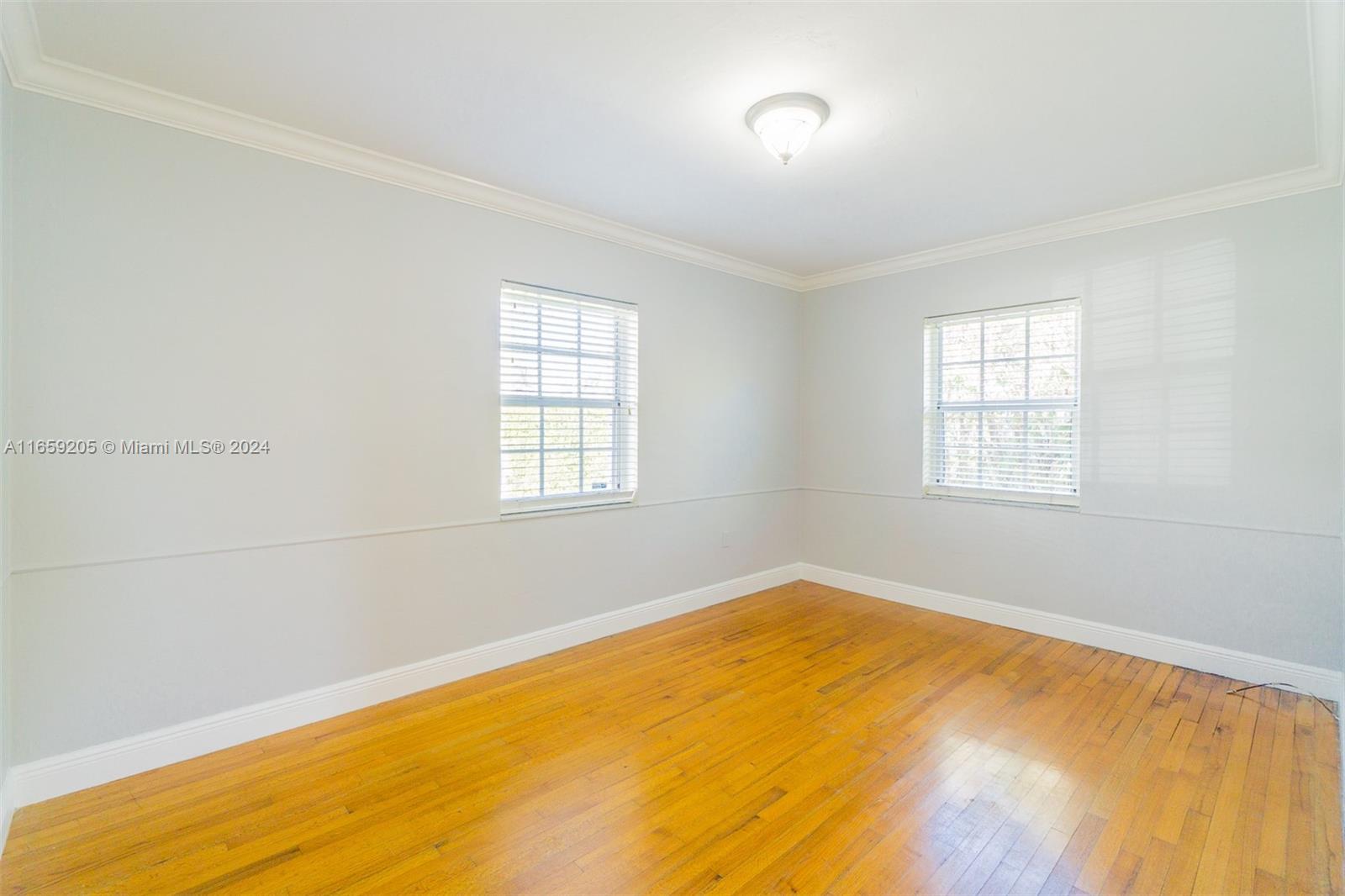 124 Malaga Ave