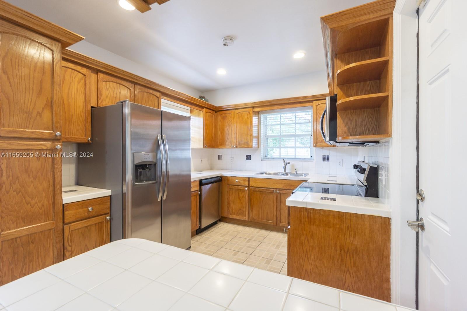 124 Malaga Ave
