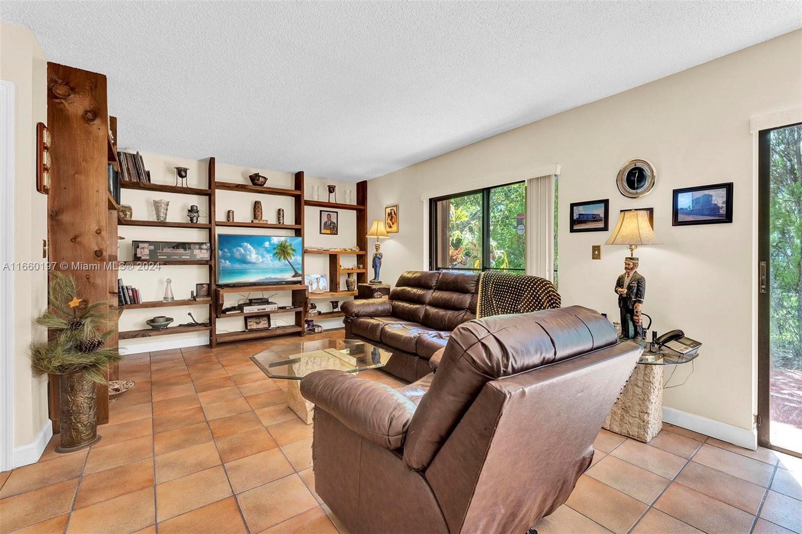 11240 SW 104th St